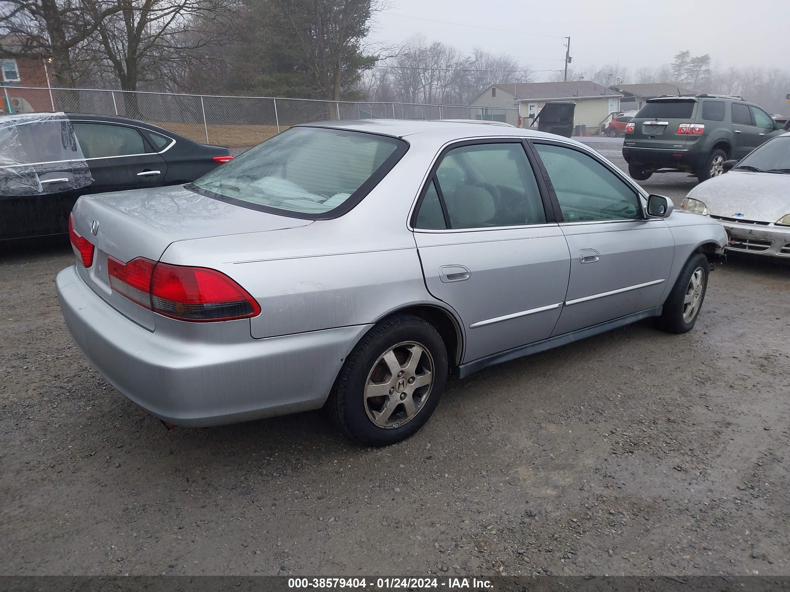 Photo 3 VIN: 1HGCG56502A051540 - HONDA ACCORD 