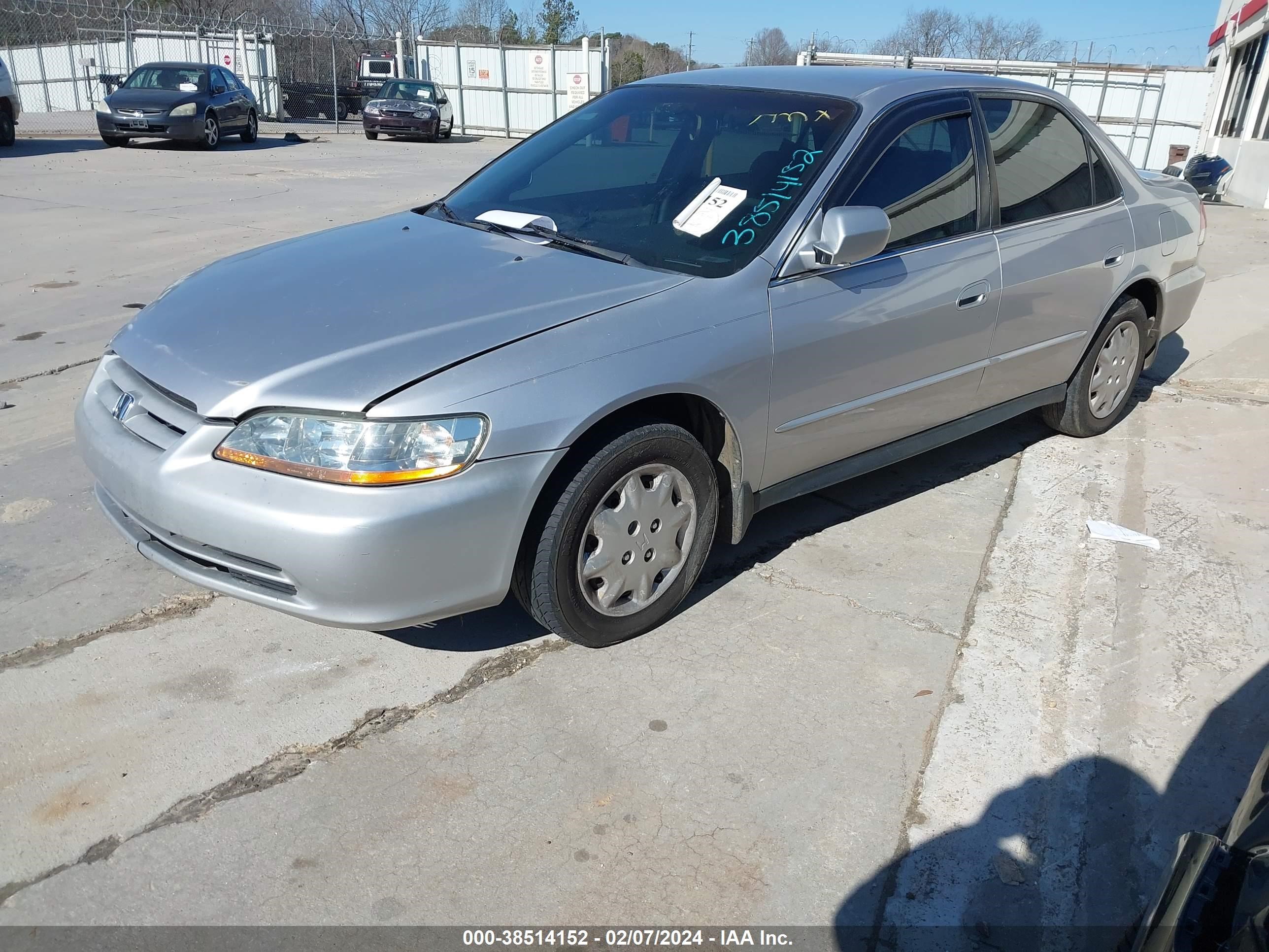 Photo 1 VIN: 1HGCG56502A071755 - HONDA ACCORD 