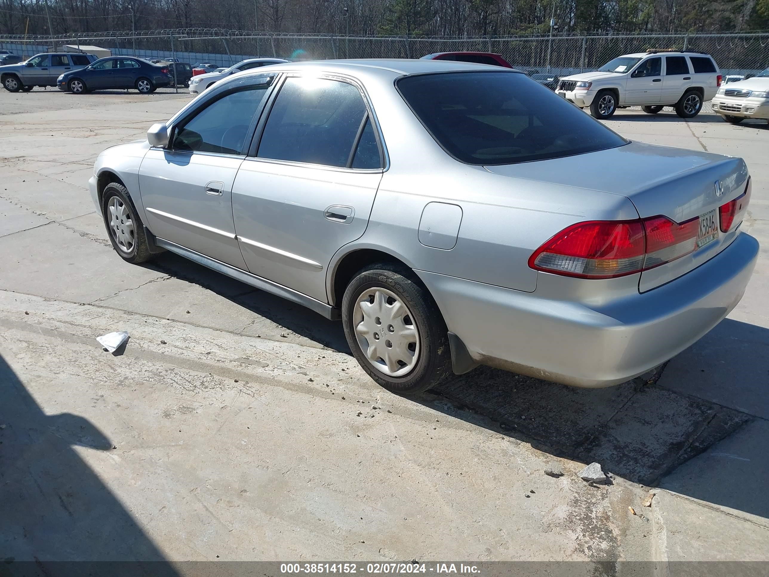 Photo 2 VIN: 1HGCG56502A071755 - HONDA ACCORD 