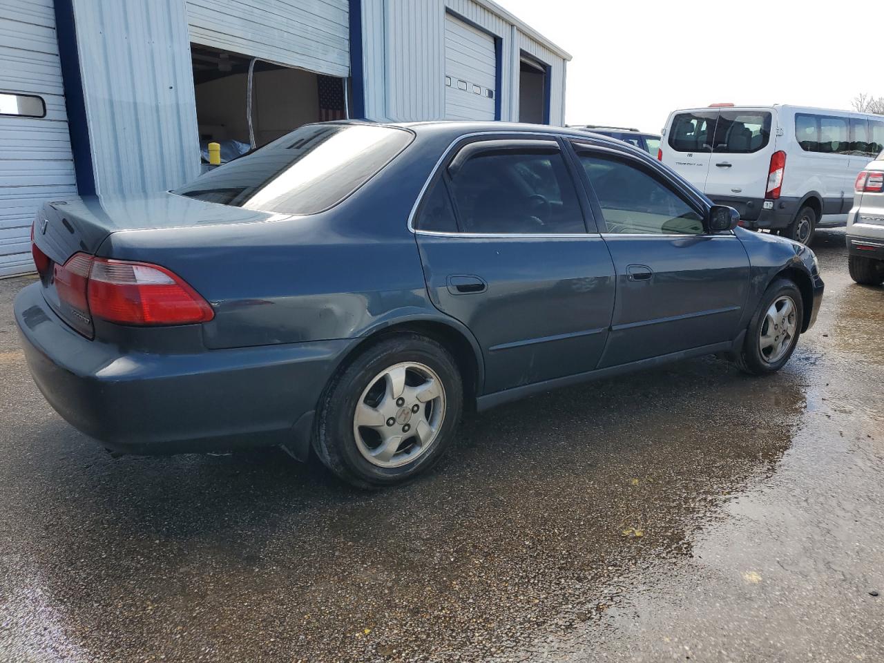 Photo 2 VIN: 1HGCG5650WA025395 - HONDA ACCORD 