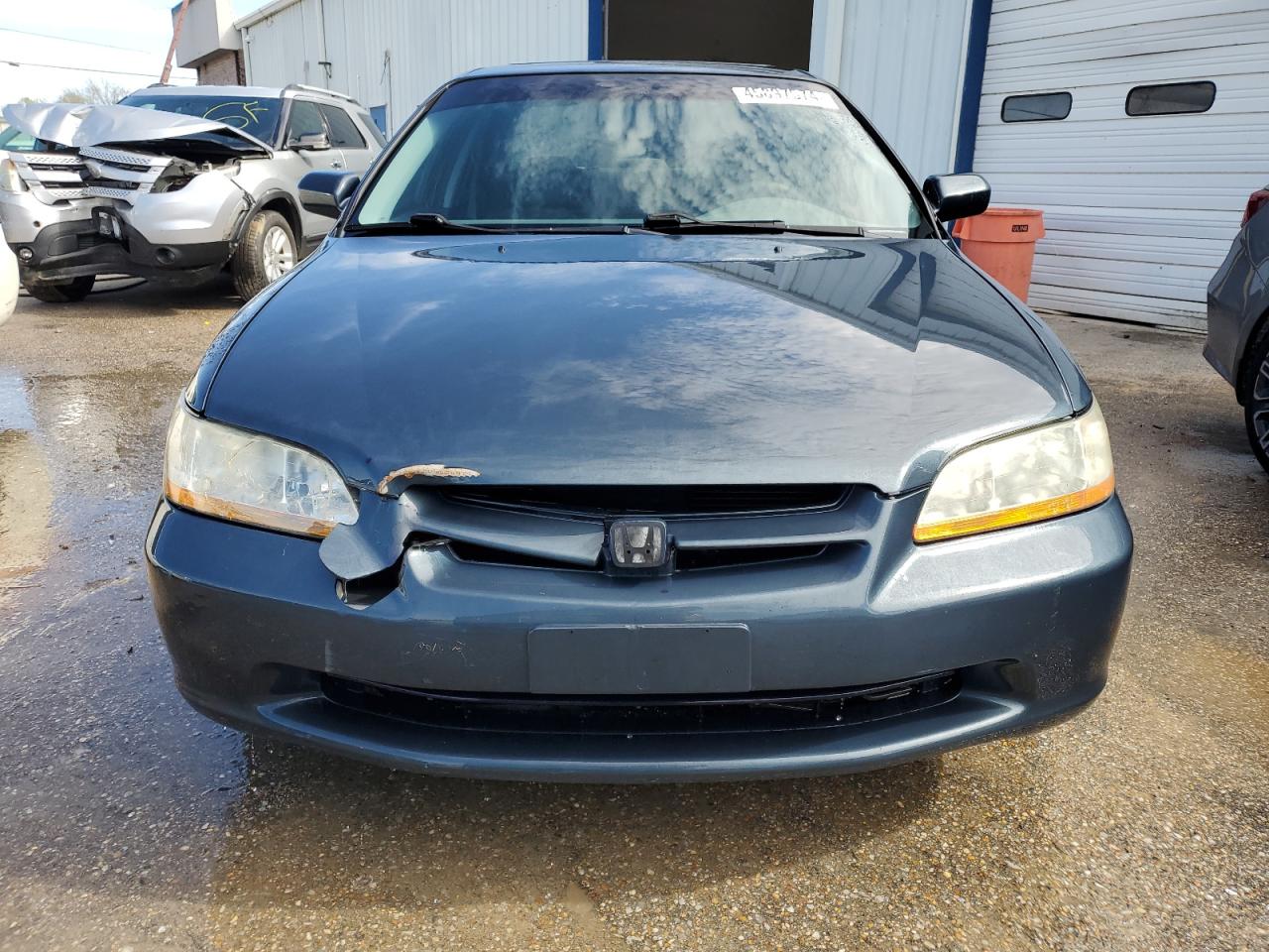 Photo 4 VIN: 1HGCG5650WA025395 - HONDA ACCORD 