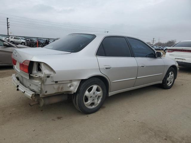 Photo 2 VIN: 1HGCG5650WA143480 - HONDA ACCORD 