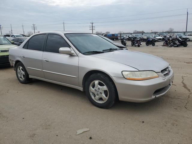 Photo 3 VIN: 1HGCG5650WA143480 - HONDA ACCORD 