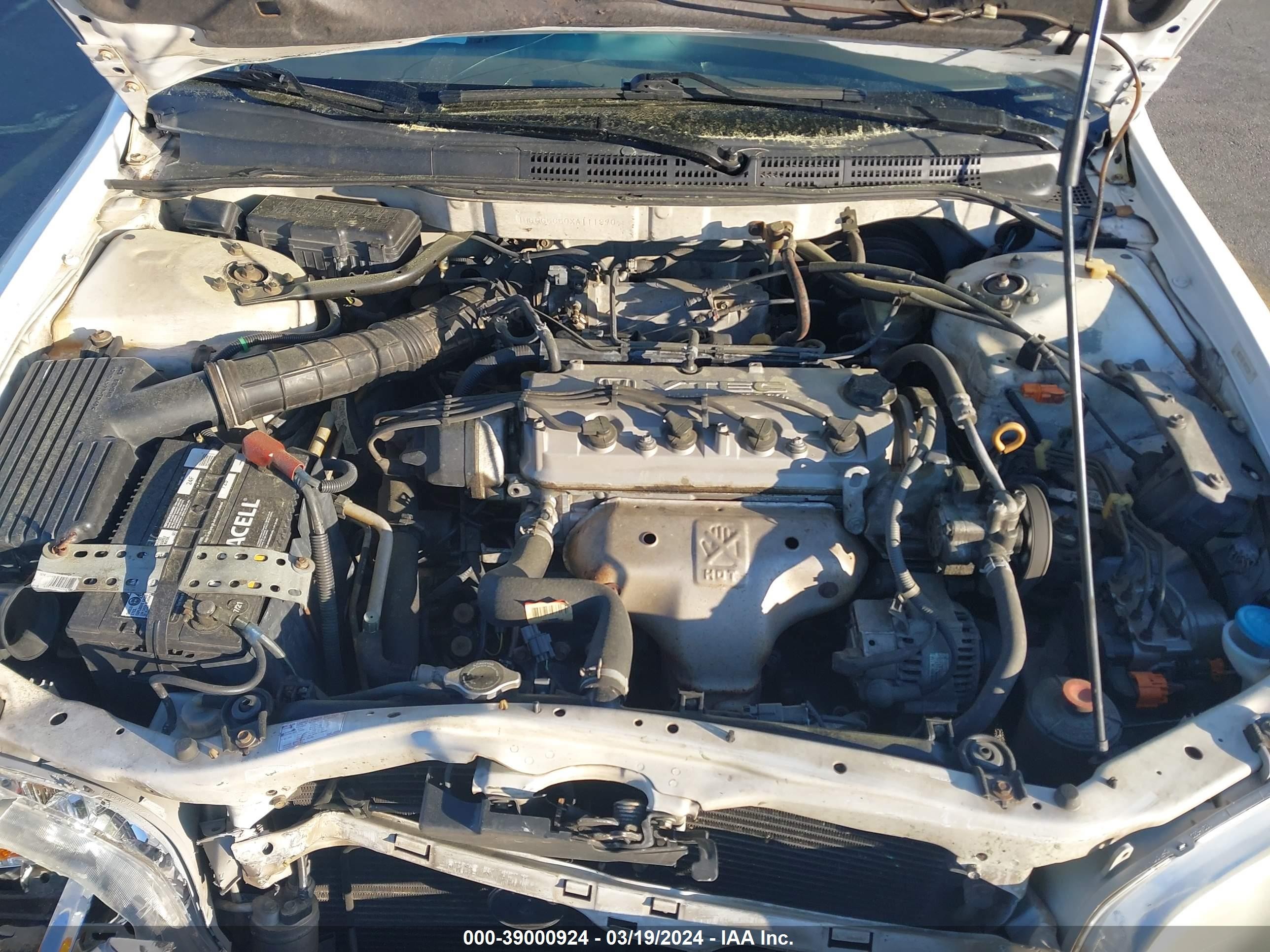 Photo 9 VIN: 1HGCG5650XA111890 - HONDA ACCORD 