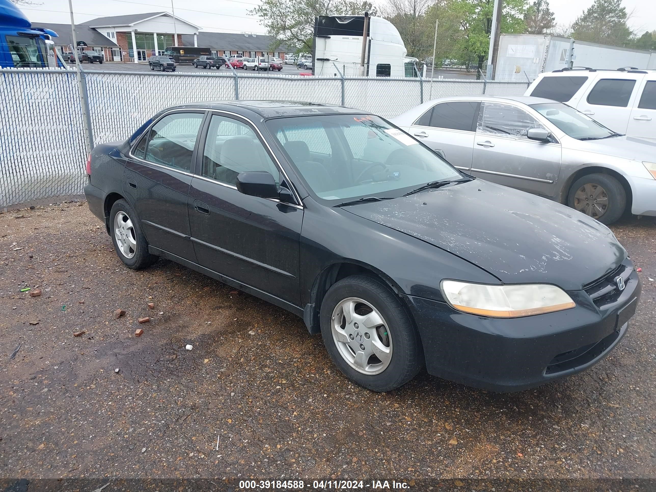 Photo 0 VIN: 1HGCG5652YA131379 - HONDA ACCORD 