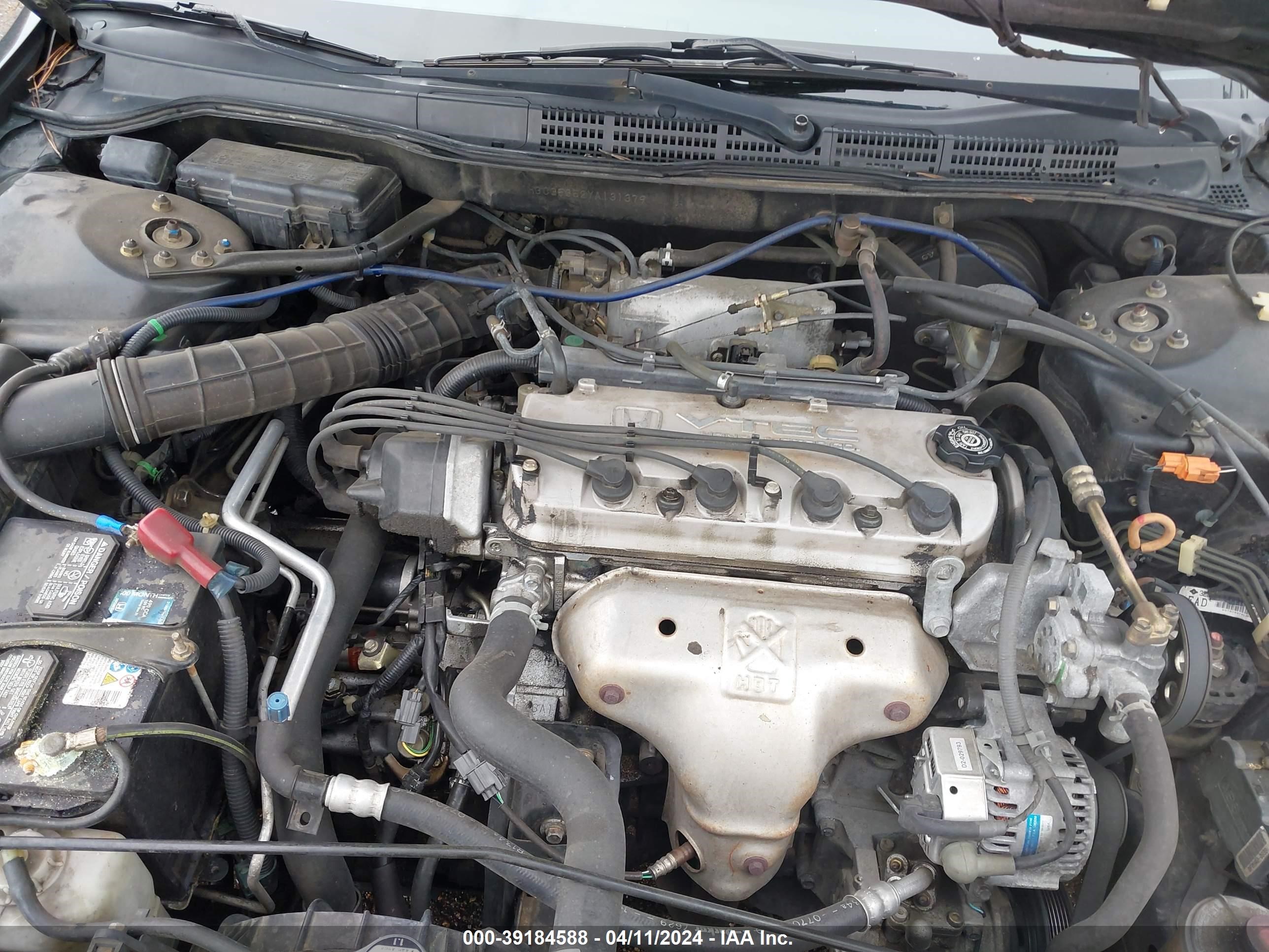 Photo 9 VIN: 1HGCG5652YA131379 - HONDA ACCORD 