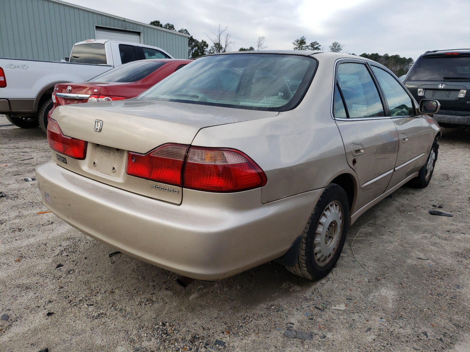 Photo 3 VIN: 1HGCG5653YA109214 - HONDA ACCORD 