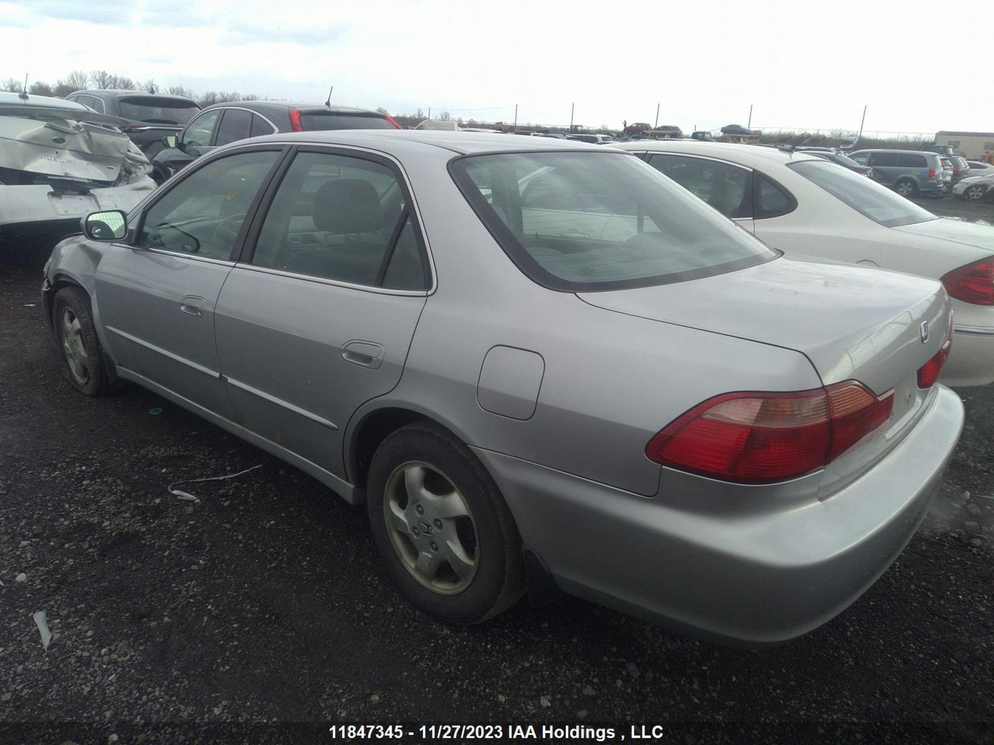 Photo 2 VIN: 1HGCG5655XA802929 - HONDA ACCORD 