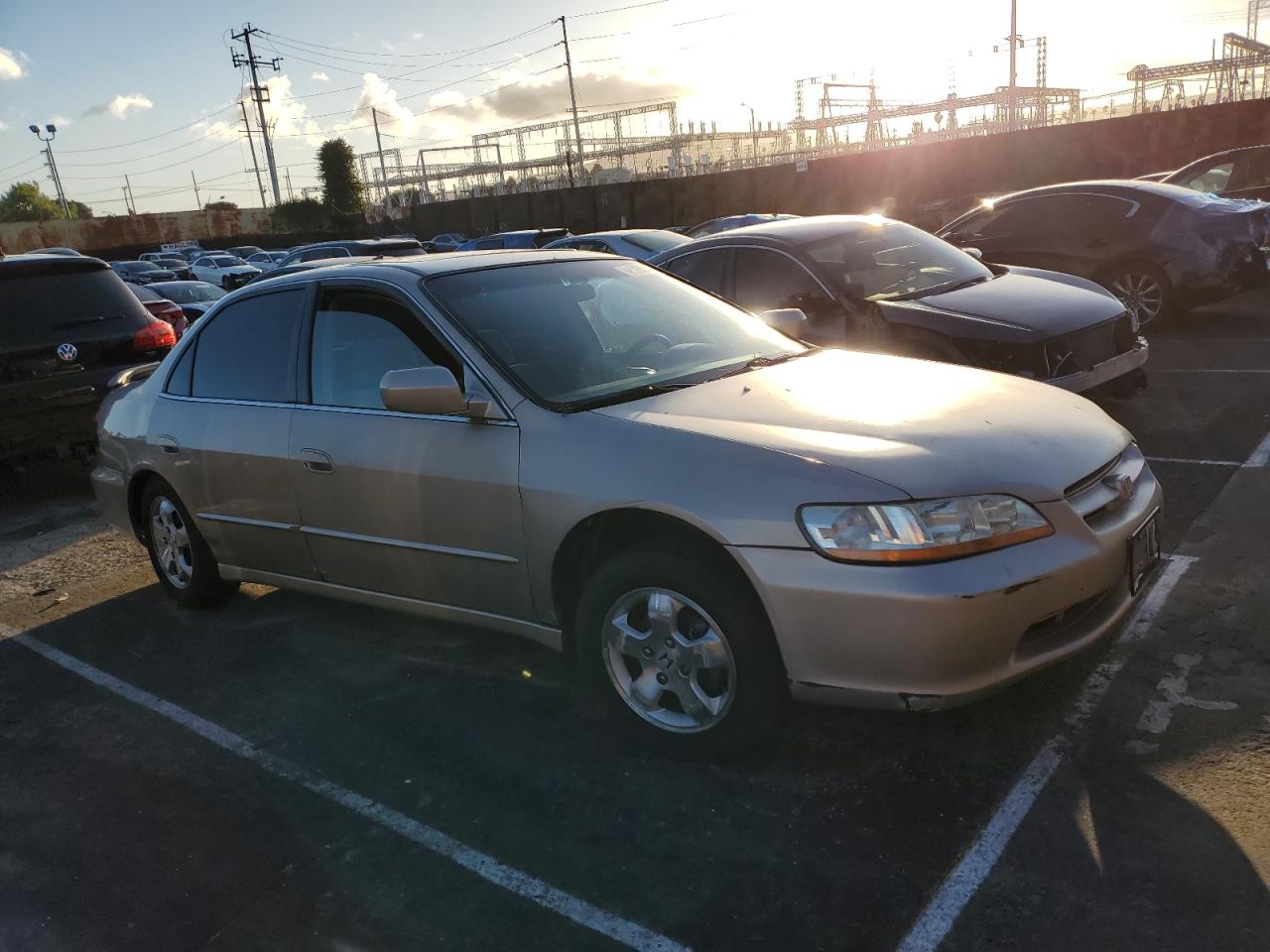 Photo 1 VIN: 1HGCG5655YA106833 - HONDA ACCORD 