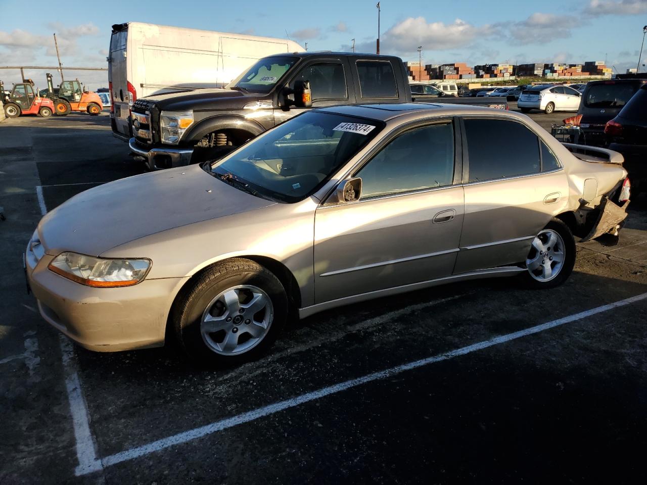 Photo 2 VIN: 1HGCG5655YA106833 - HONDA ACCORD 