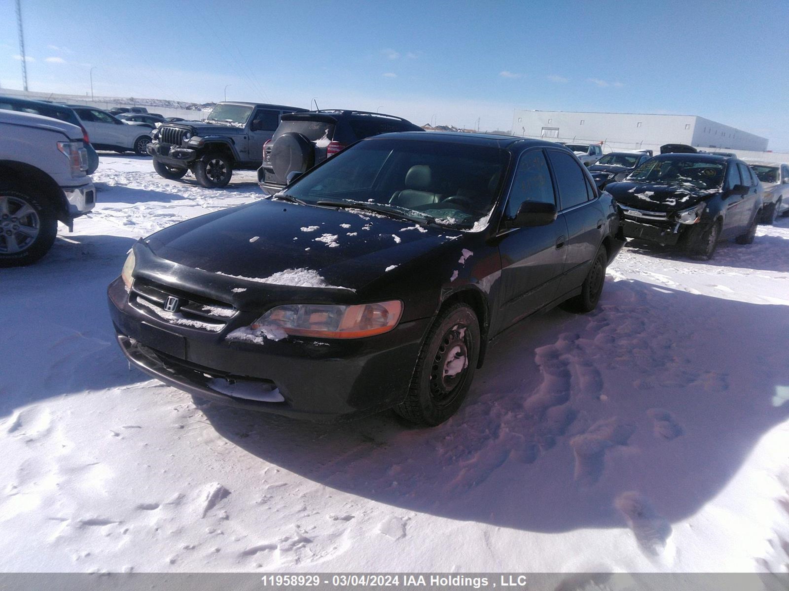 Photo 1 VIN: 1HGCG5657XA802009 - HONDA ACCORD 