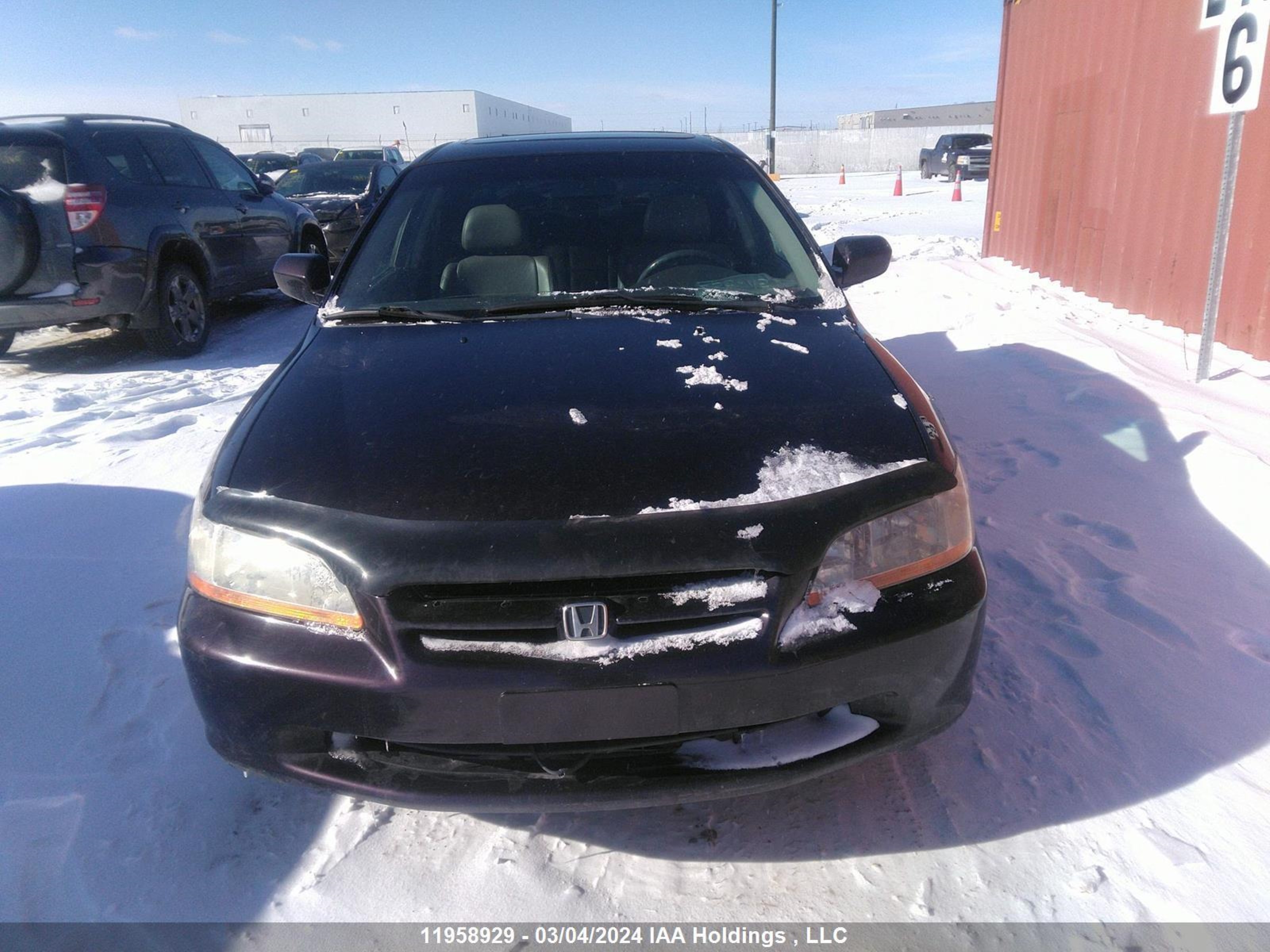 Photo 11 VIN: 1HGCG5657XA802009 - HONDA ACCORD 