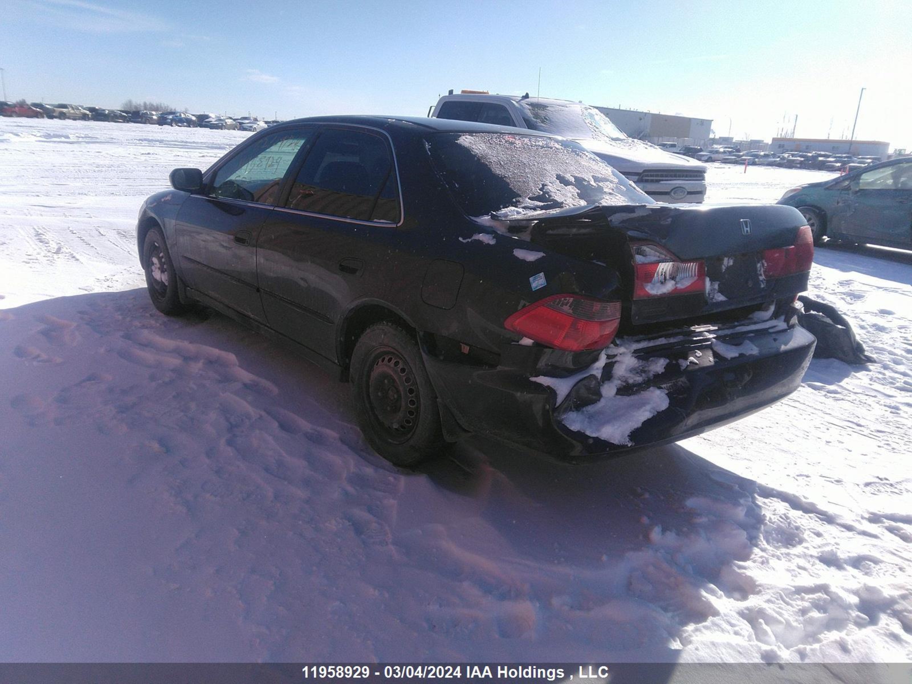 Photo 2 VIN: 1HGCG5657XA802009 - HONDA ACCORD 