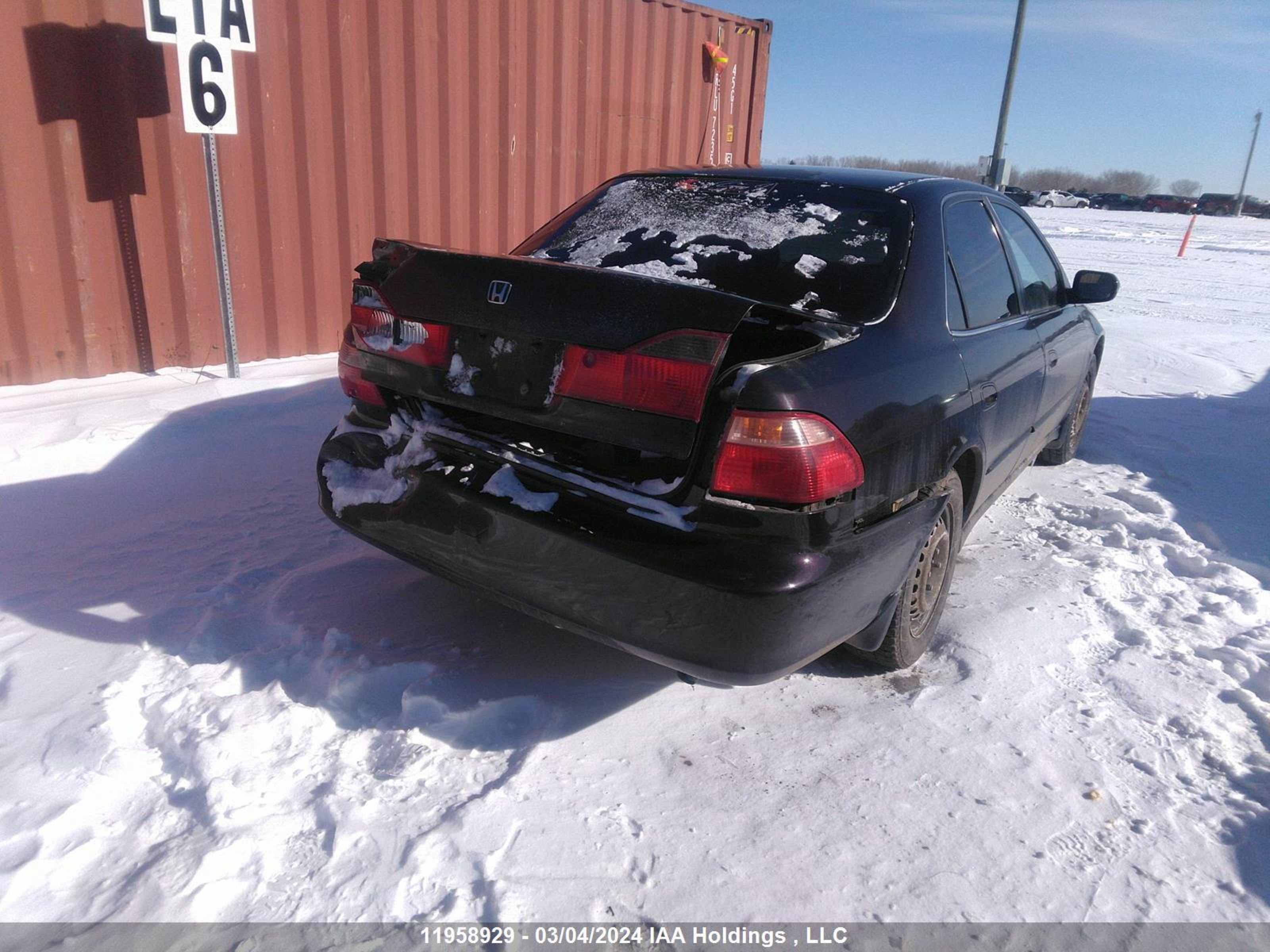 Photo 3 VIN: 1HGCG5657XA802009 - HONDA ACCORD 