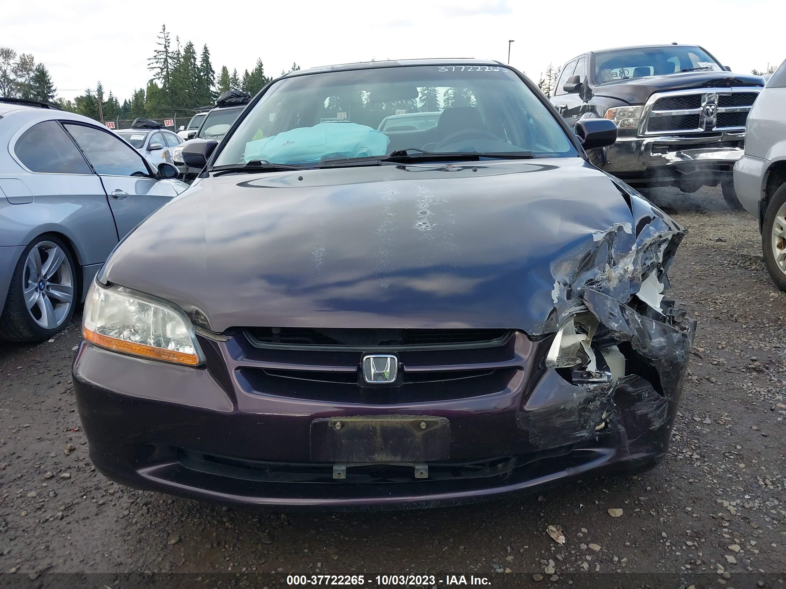 Photo 11 VIN: 1HGCG5658WA147406 - HONDA ACCORD 