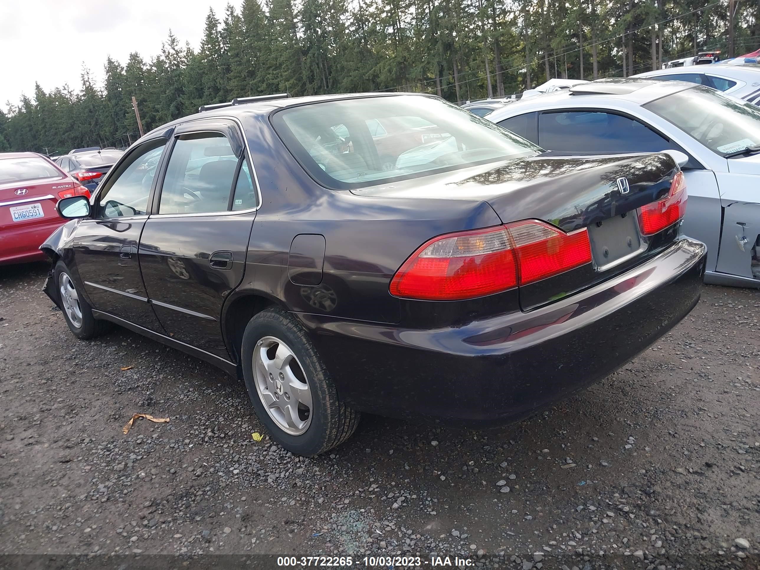 Photo 13 VIN: 1HGCG5658WA147406 - HONDA ACCORD 