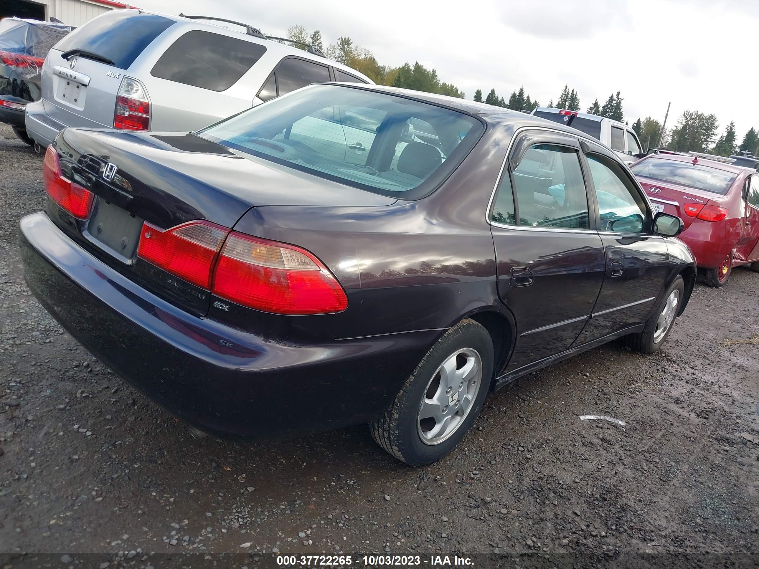 Photo 3 VIN: 1HGCG5658WA147406 - HONDA ACCORD 