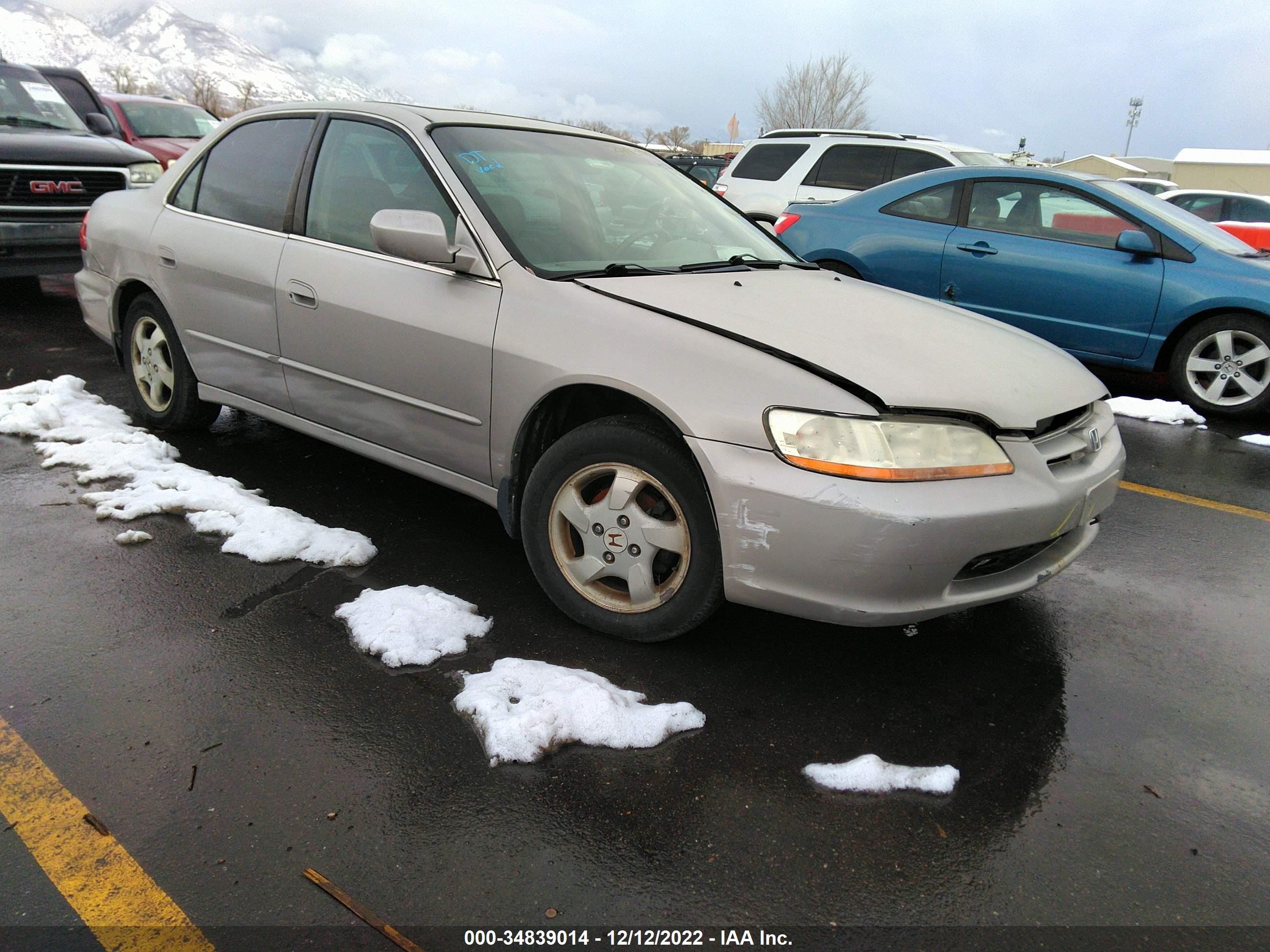 Photo 0 VIN: 1HGCG5658XA046593 - HONDA ACCORD 