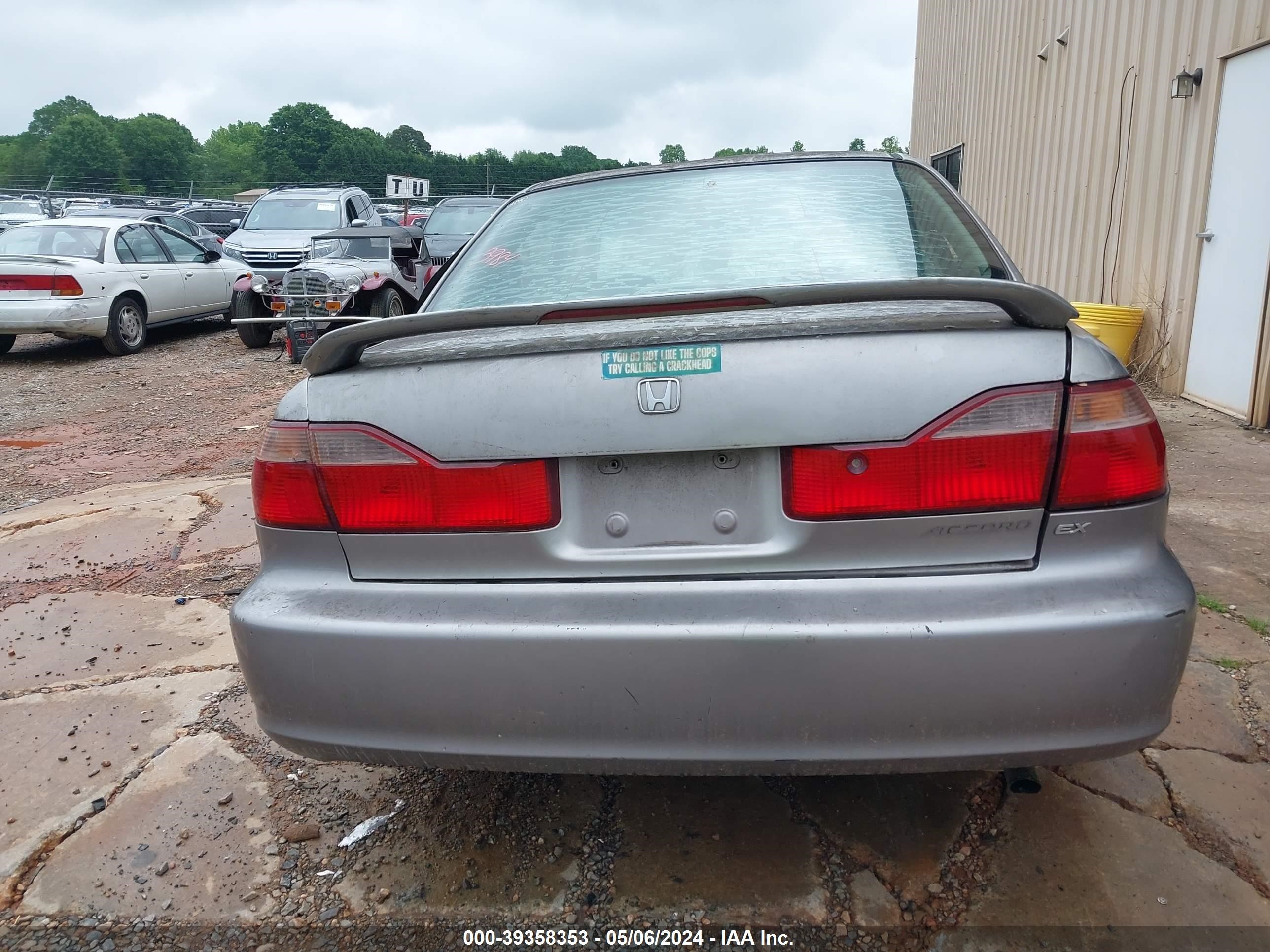 Photo 14 VIN: 1HGCG5658YA023641 - HONDA ACCORD 