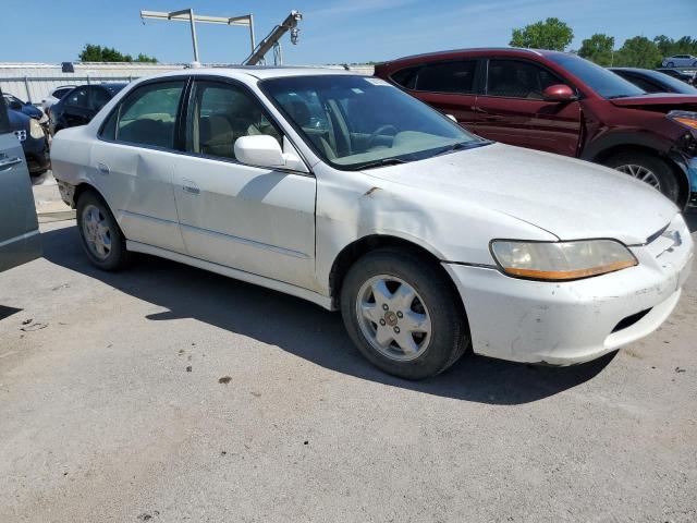 Photo 3 VIN: 1HGCG5658YA094788 - HONDA ACCORD 