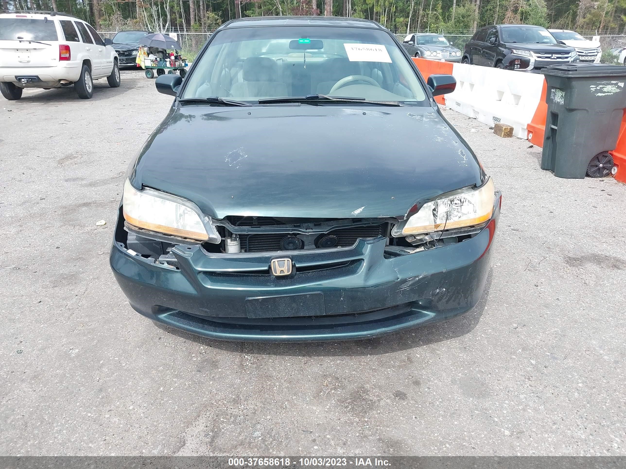 Photo 5 VIN: 1HGCG5659WA163405 - HONDA ACCORD 