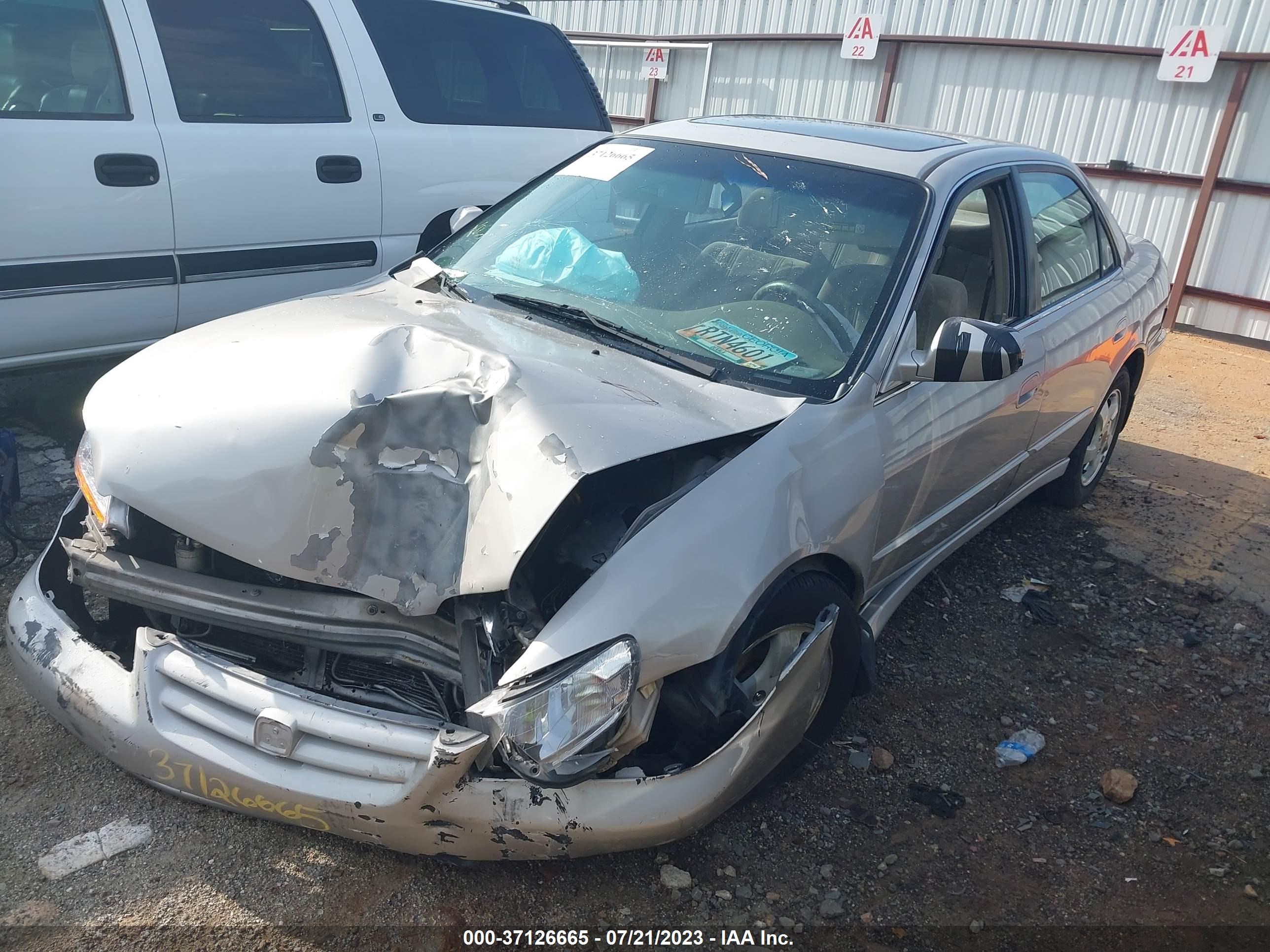 Photo 1 VIN: 1HGCG565XXA122928 - HONDA ACCORD 