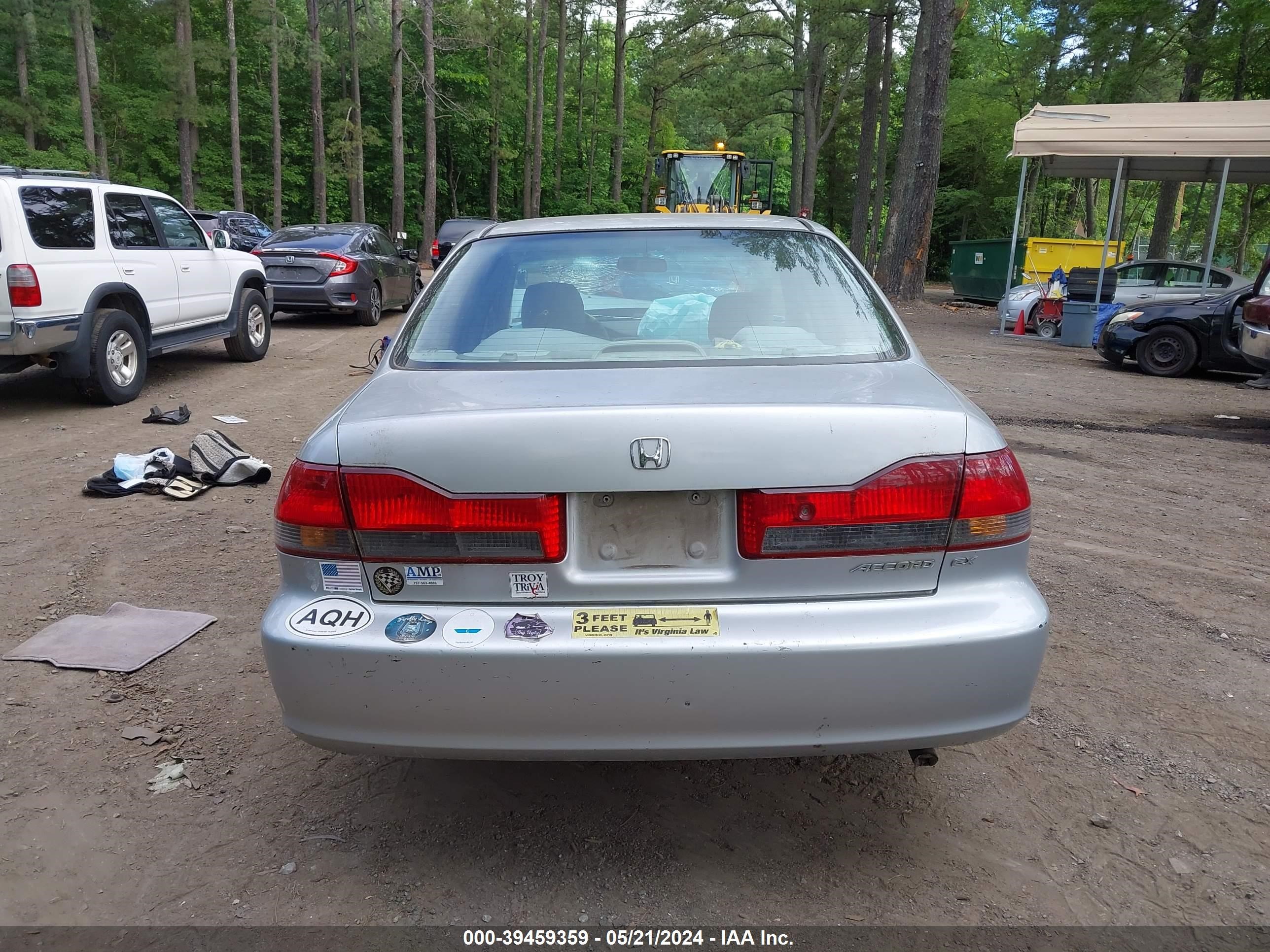 Photo 16 VIN: 1HGCG56601A061704 - HONDA ACCORD 