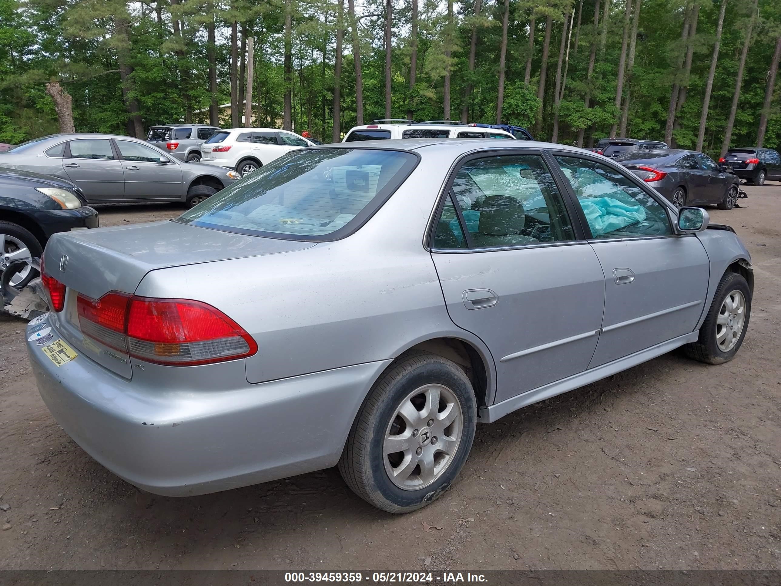 Photo 3 VIN: 1HGCG56601A061704 - HONDA ACCORD 