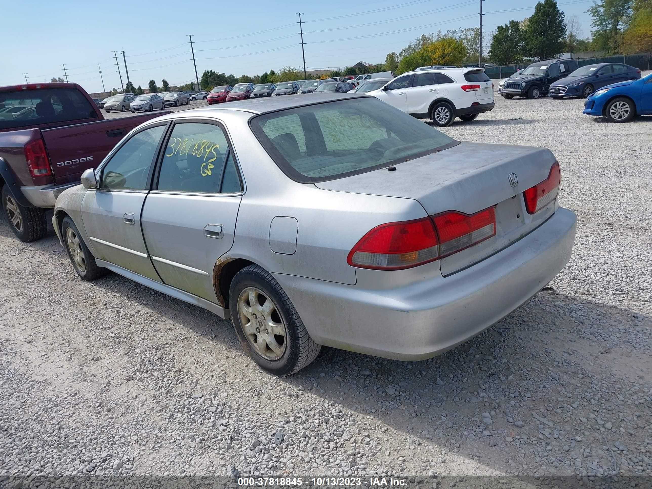 Photo 2 VIN: 1HGCG56612A105520 - HONDA ACCORD 