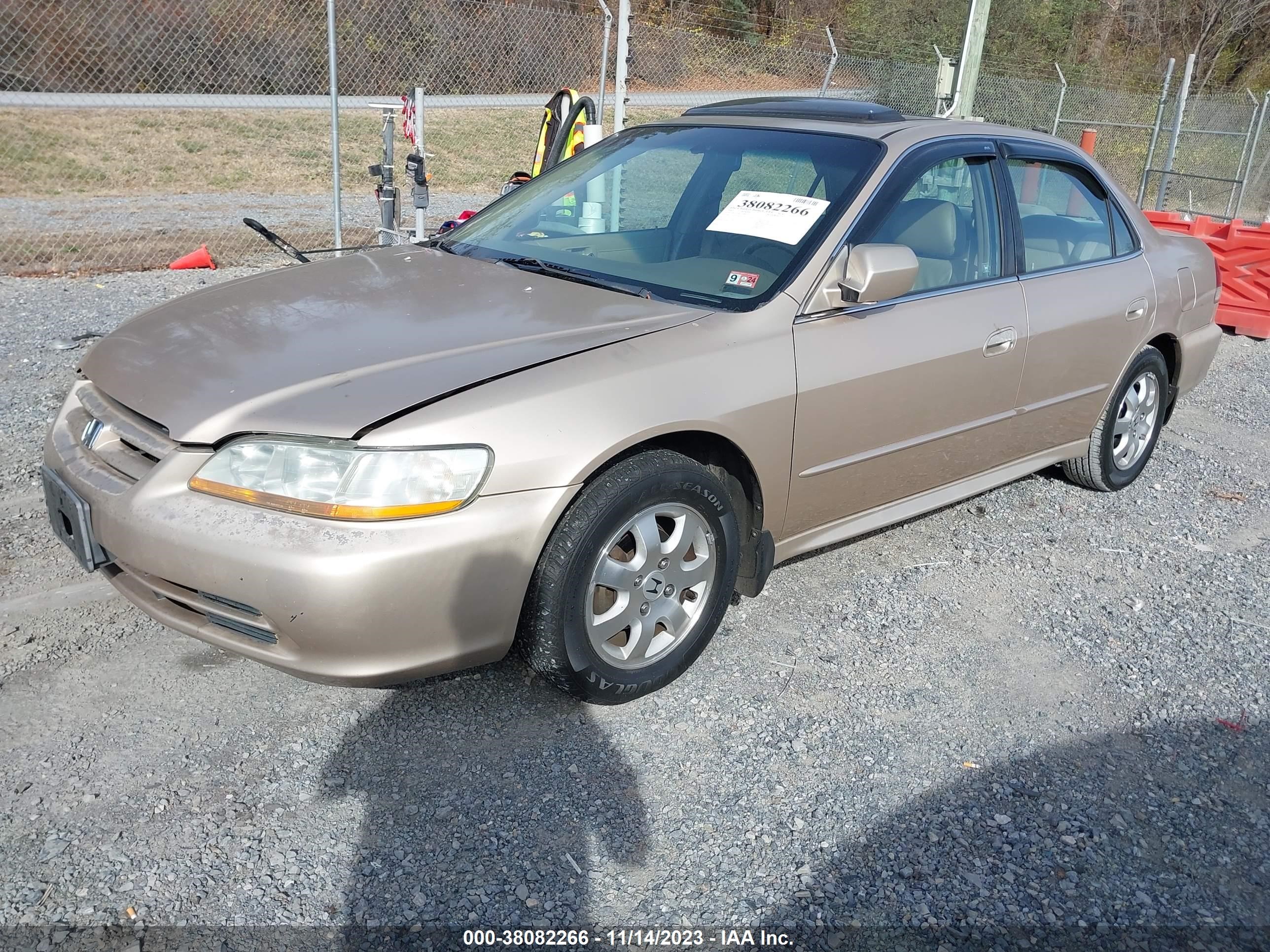 Photo 1 VIN: 1HGCG56632A083617 - HONDA ACCORD 