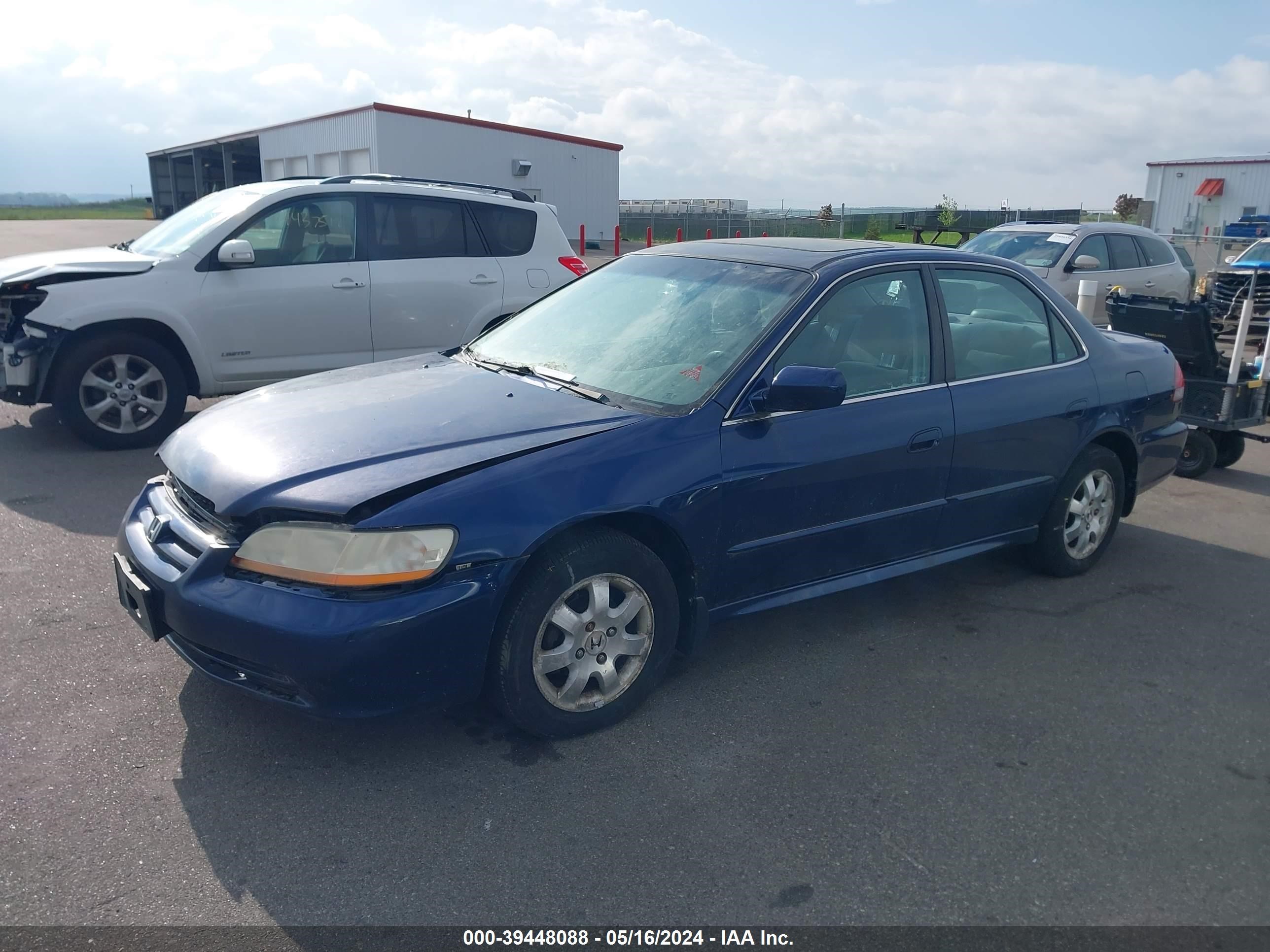 Photo 1 VIN: 1HGCG56651A049368 - HONDA ACCORD 