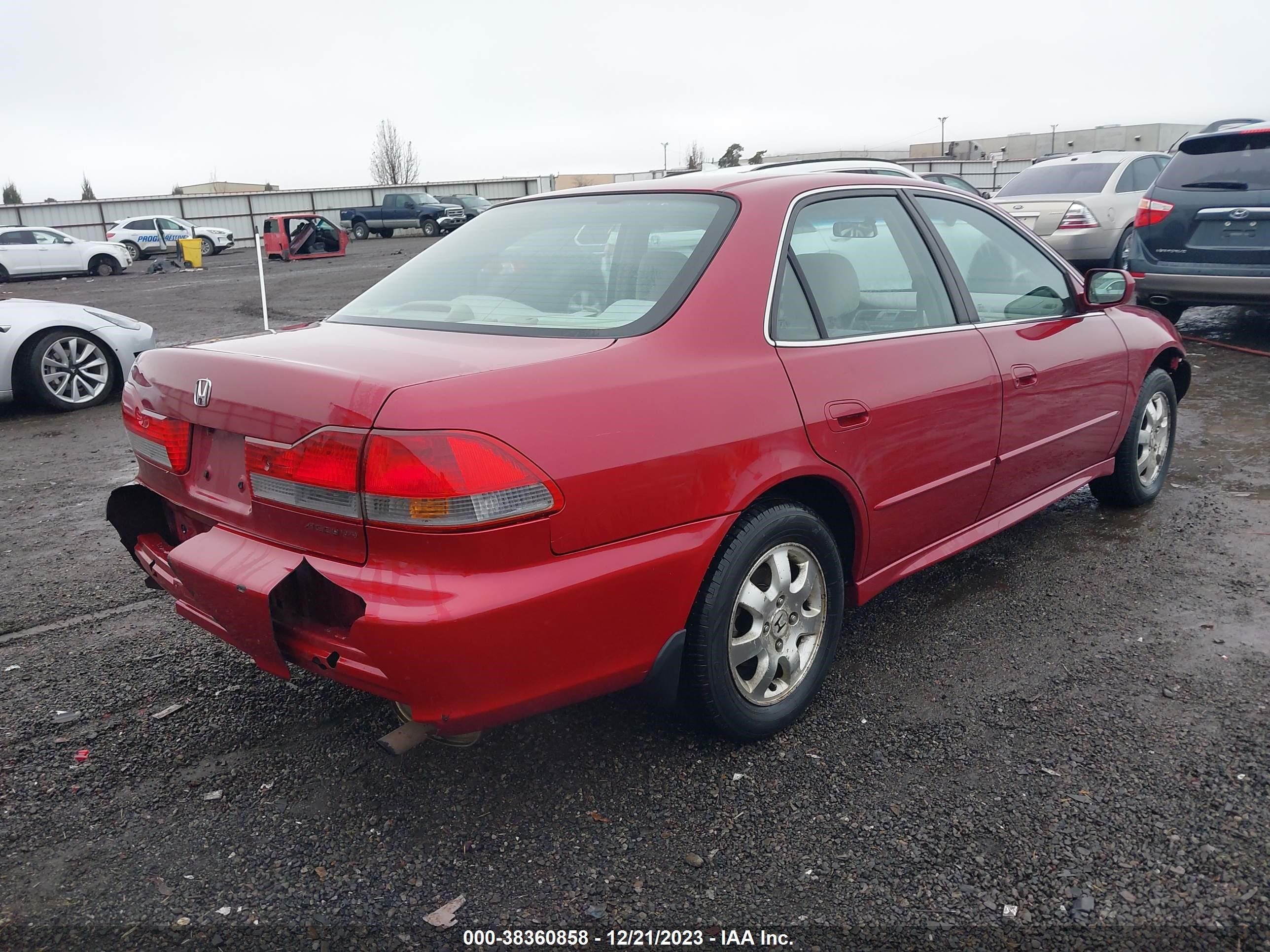 Photo 3 VIN: 1HGCG56652A148225 - HONDA ACCORD 