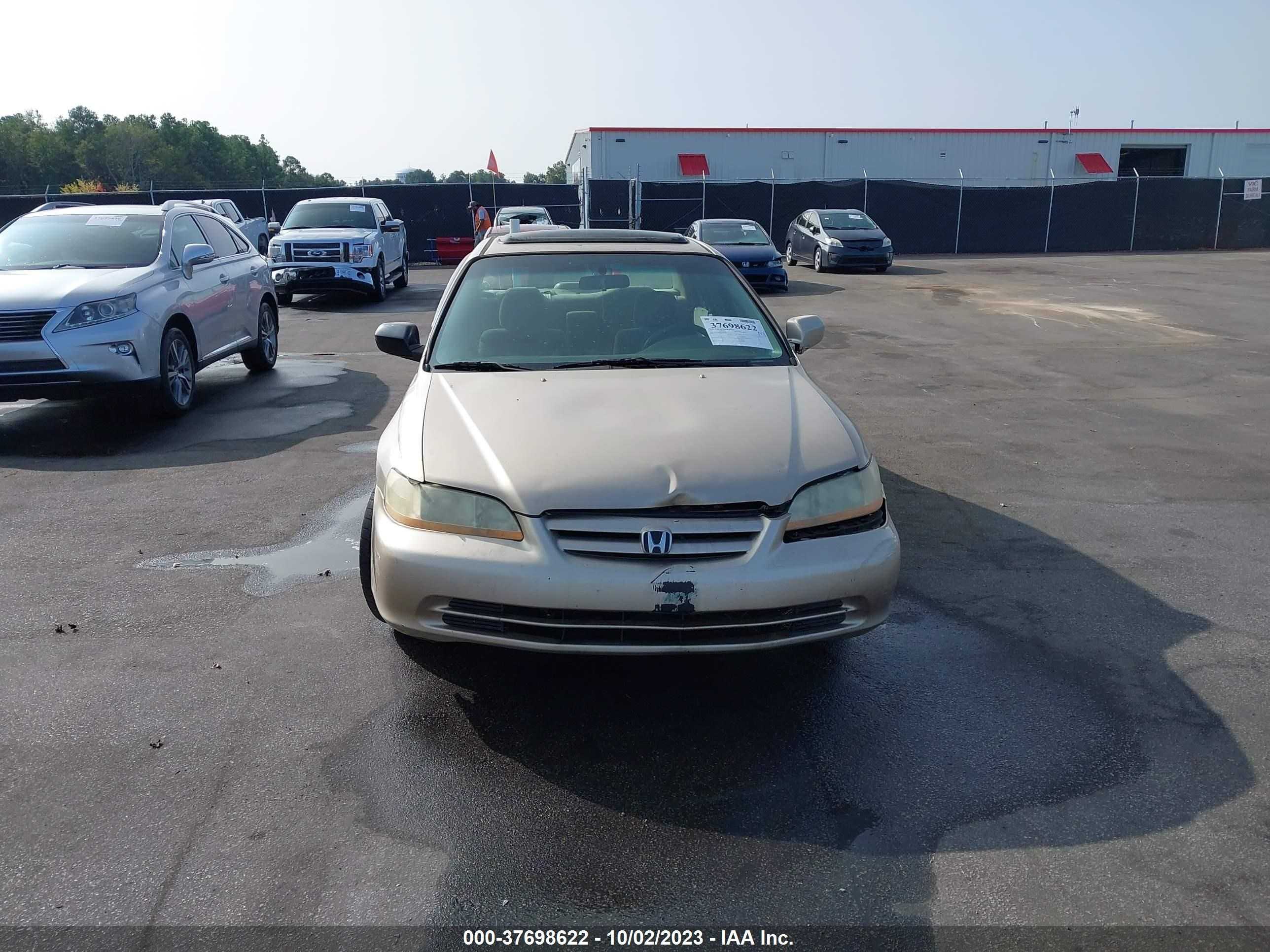 Photo 11 VIN: 1HGCG56661A051484 - HONDA ACCORD 