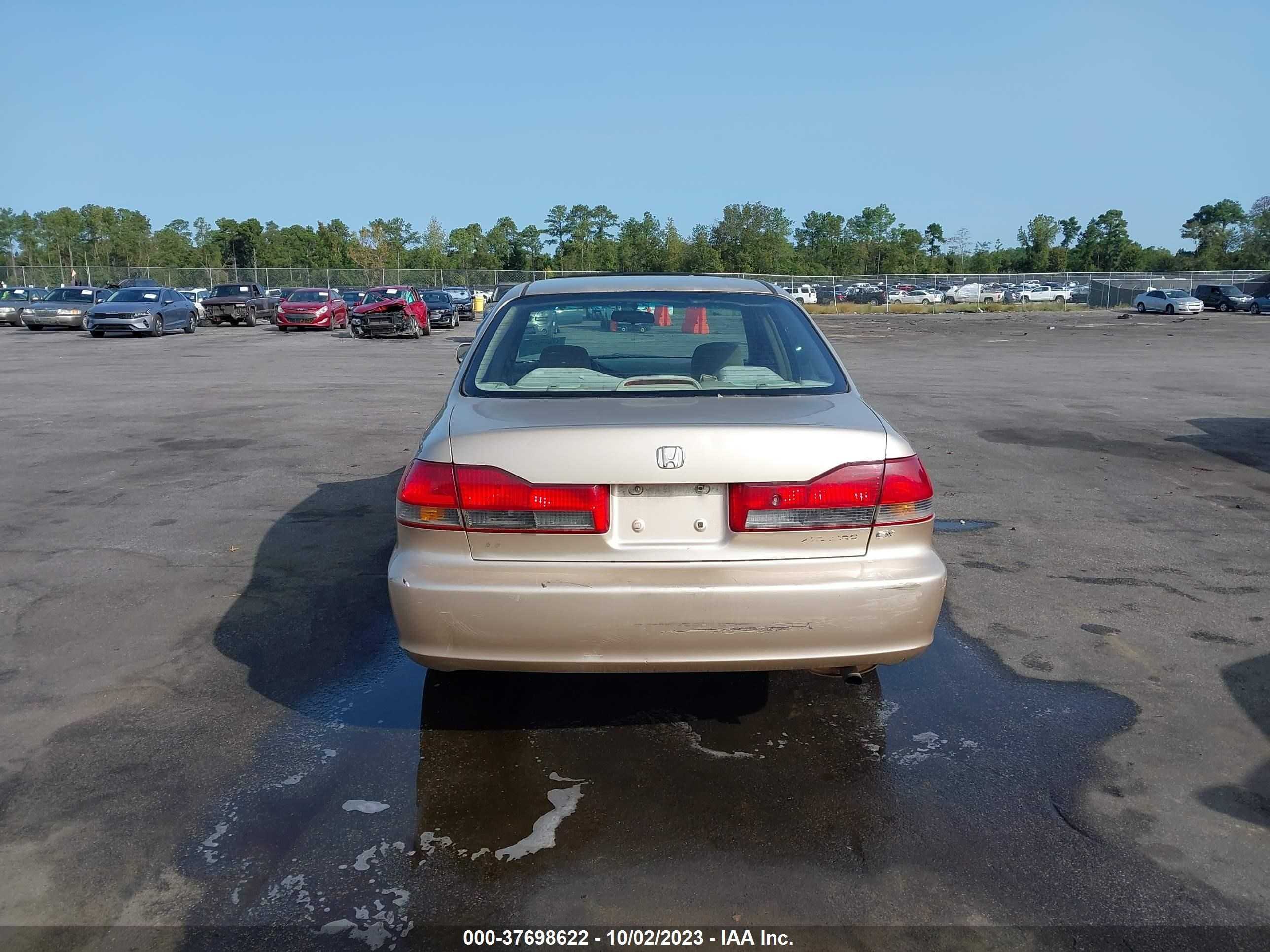 Photo 15 VIN: 1HGCG56661A051484 - HONDA ACCORD 