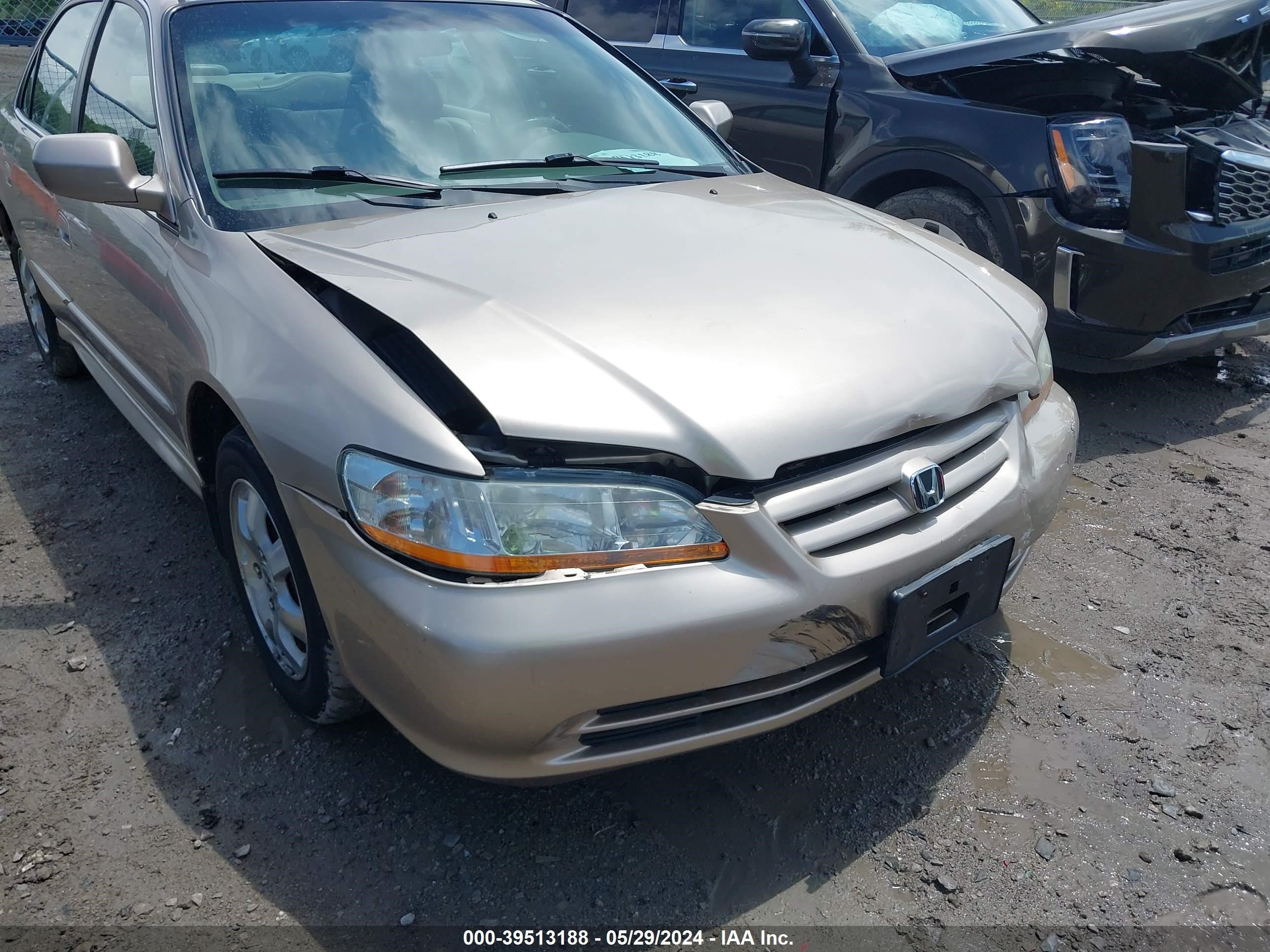 Photo 16 VIN: 1HGCG56671A110607 - HONDA ACCORD 