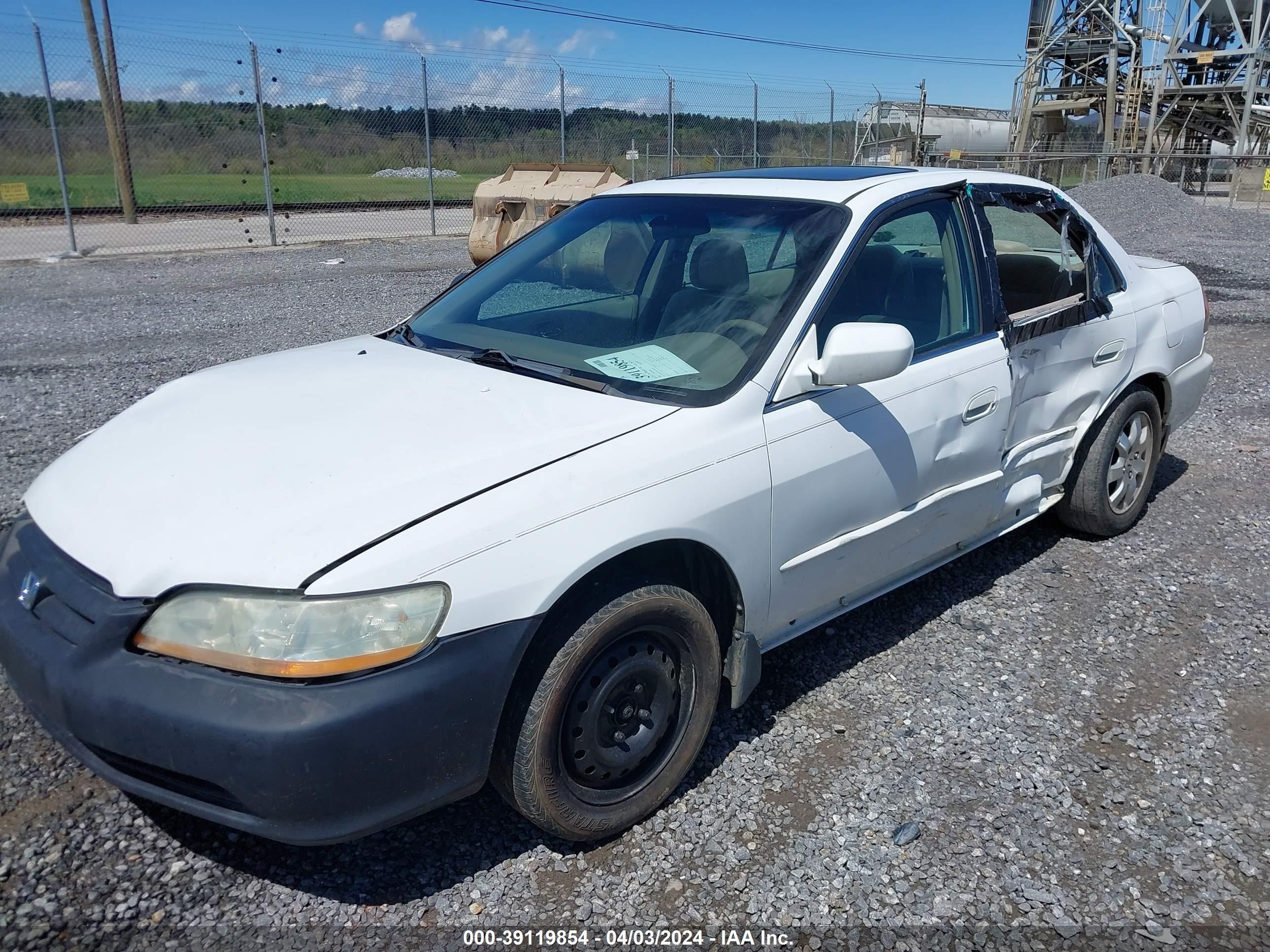 Photo 1 VIN: 1HGCG56672A106378 - HONDA ACCORD 