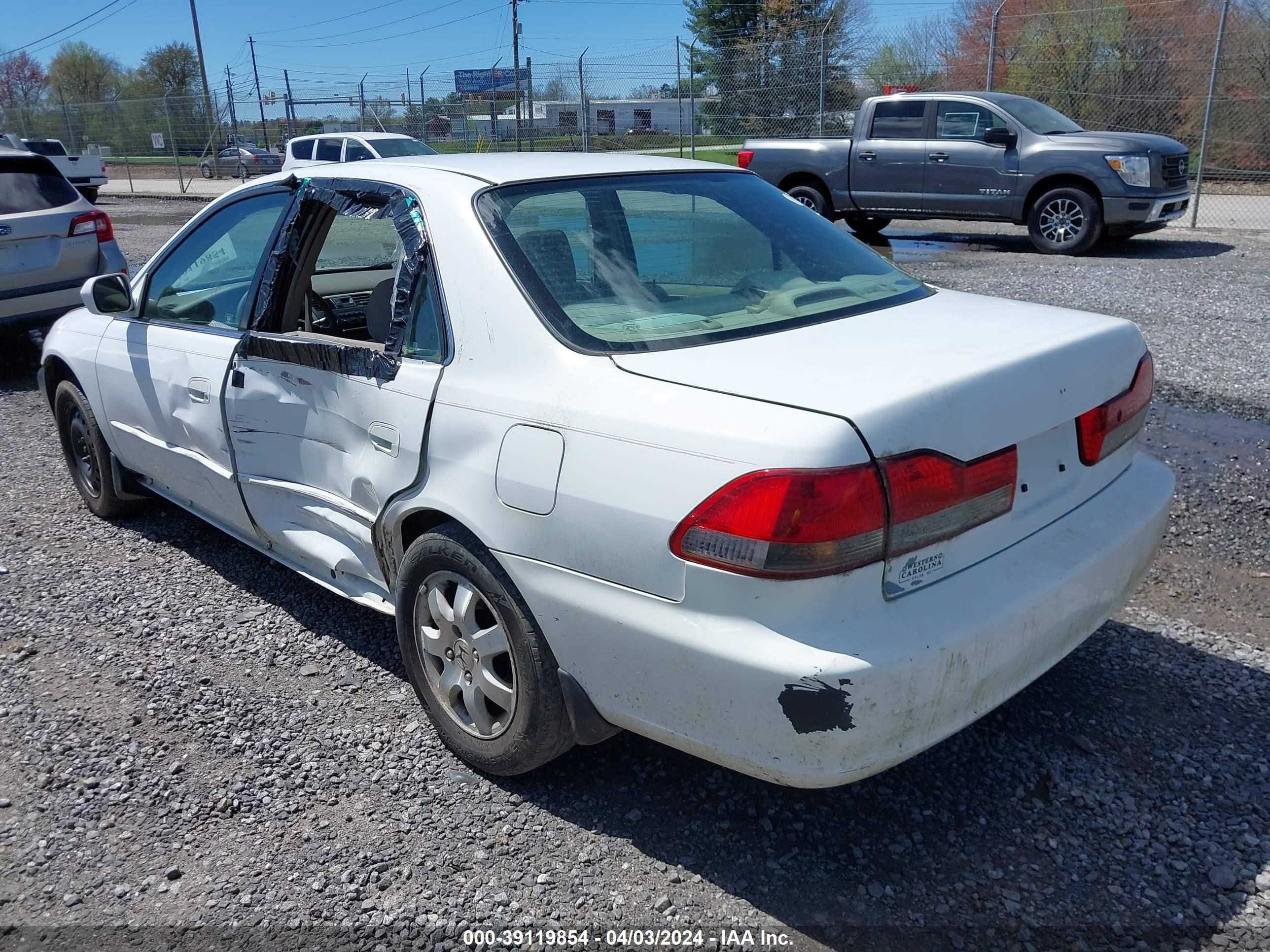 Photo 2 VIN: 1HGCG56672A106378 - HONDA ACCORD 