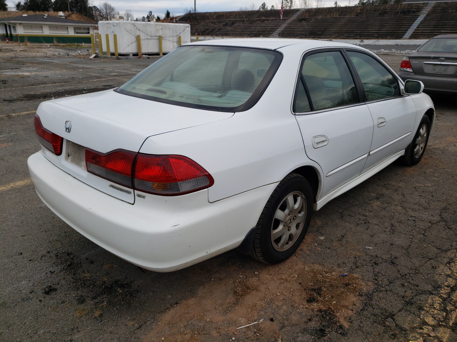 Photo 3 VIN: 1HGCG56682A086013 - HONDA ACCORD 