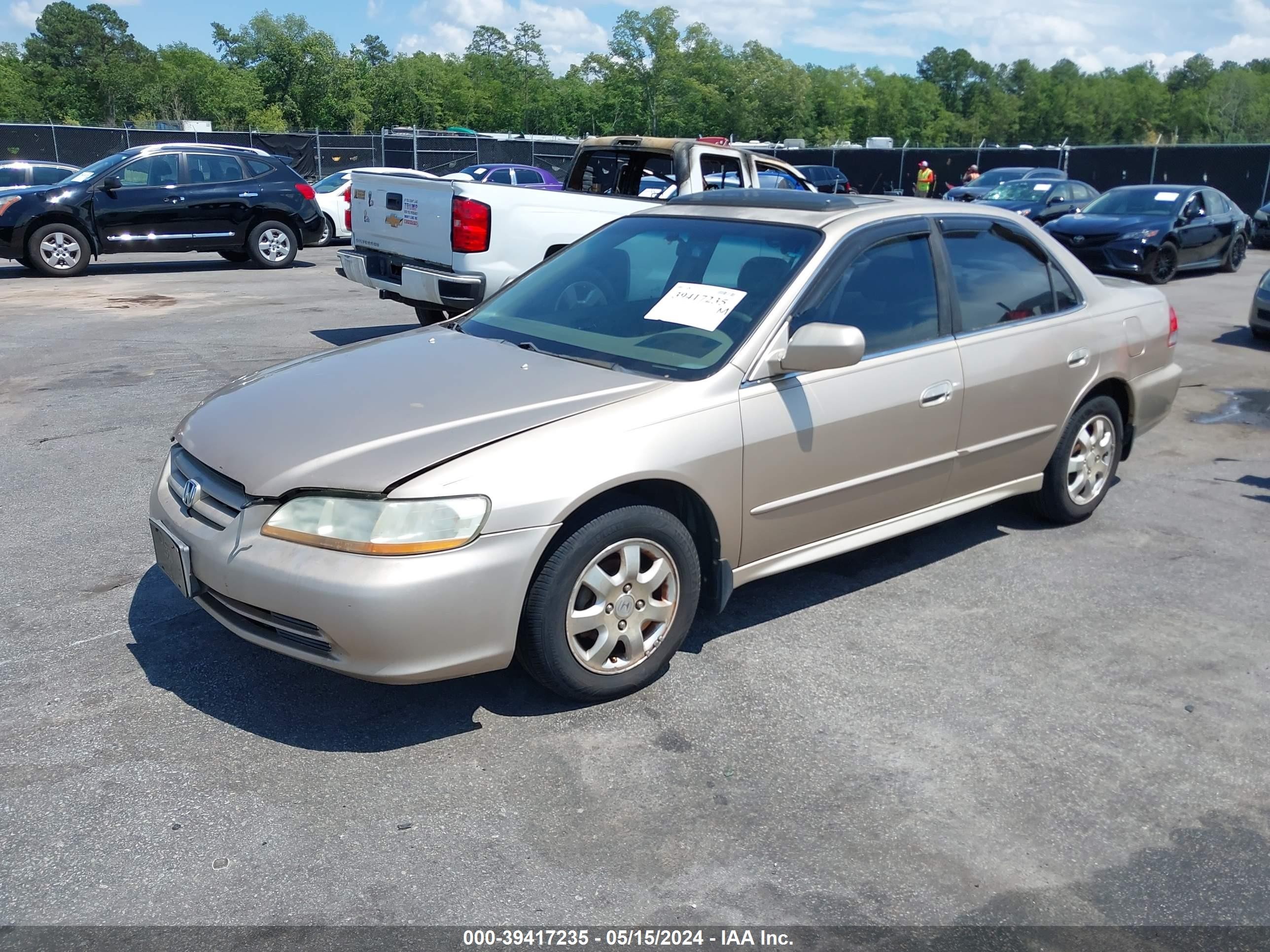 Photo 1 VIN: 1HGCG566X2A066166 - HONDA ACCORD 