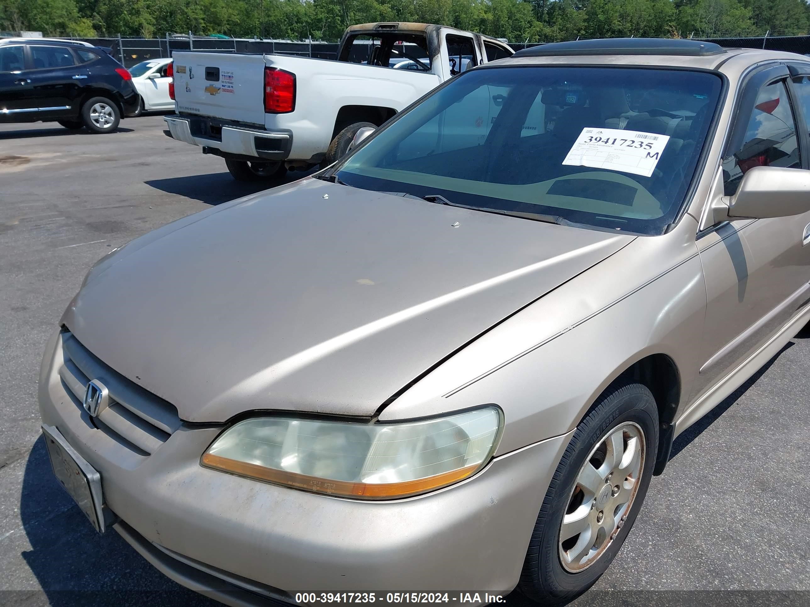 Photo 5 VIN: 1HGCG566X2A066166 - HONDA ACCORD 