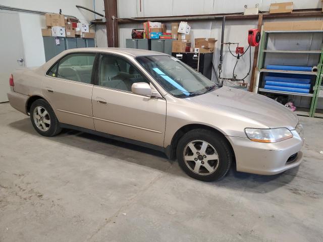 Photo 3 VIN: 1HGCG5671YA806446 - HONDA ACCORD SE 