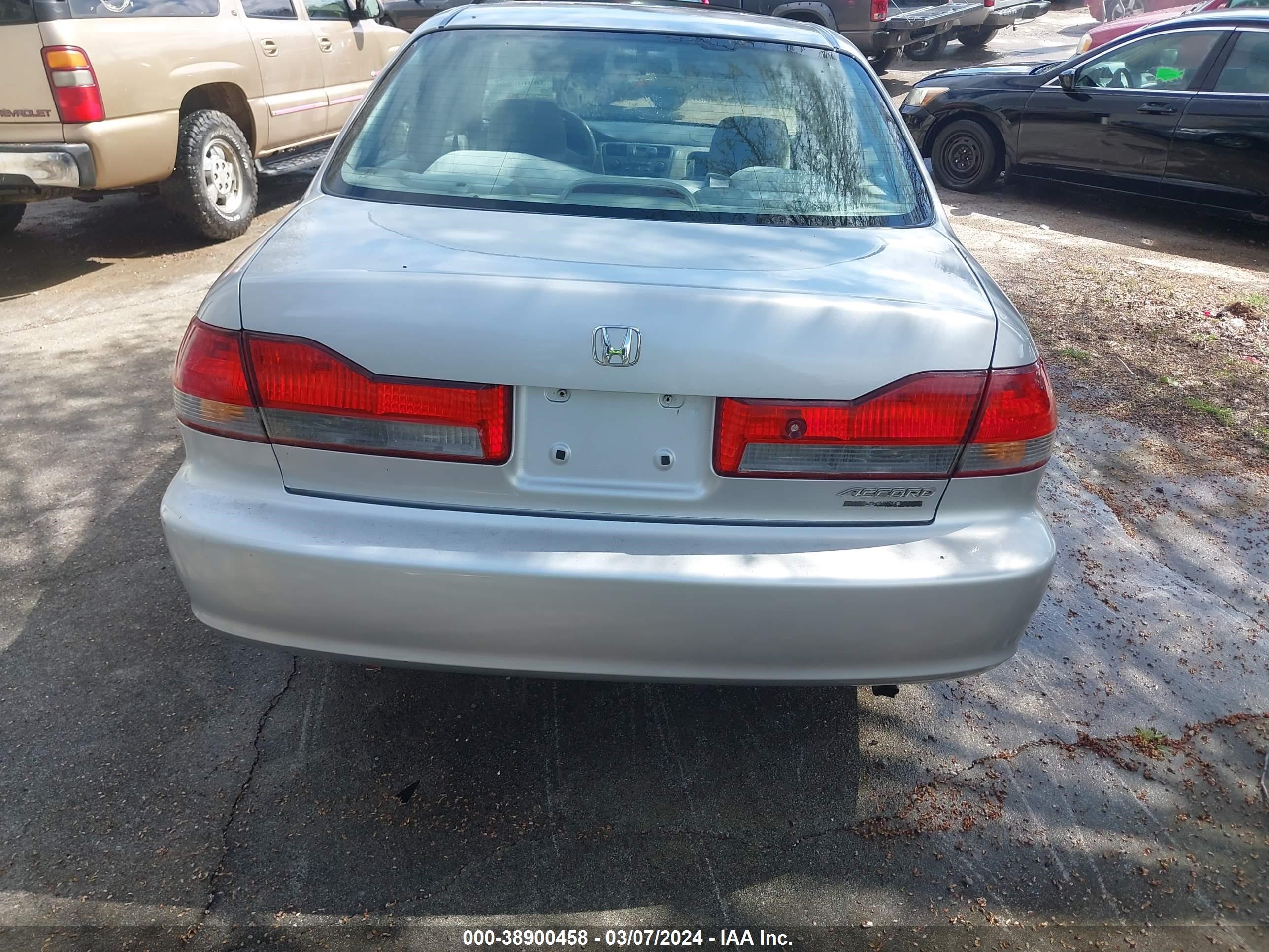 Photo 11 VIN: 1HGCG56722A166397 - HONDA ACCORD 