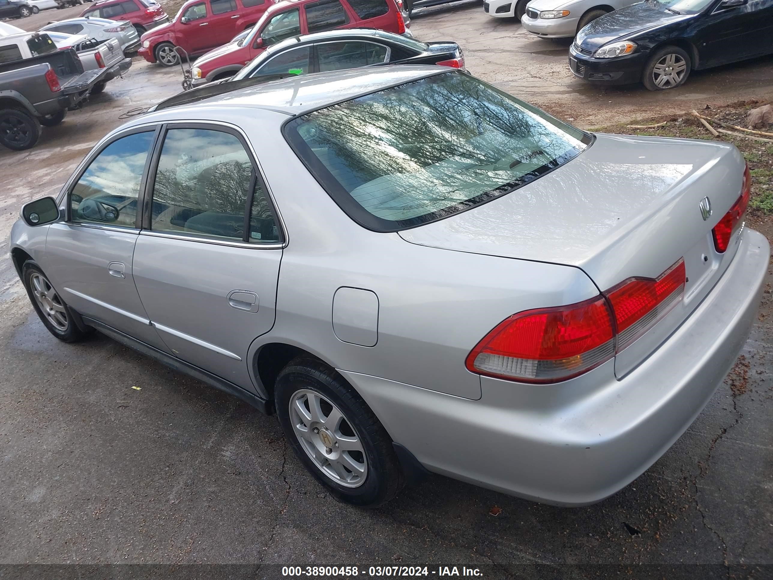 Photo 2 VIN: 1HGCG56722A166397 - HONDA ACCORD 