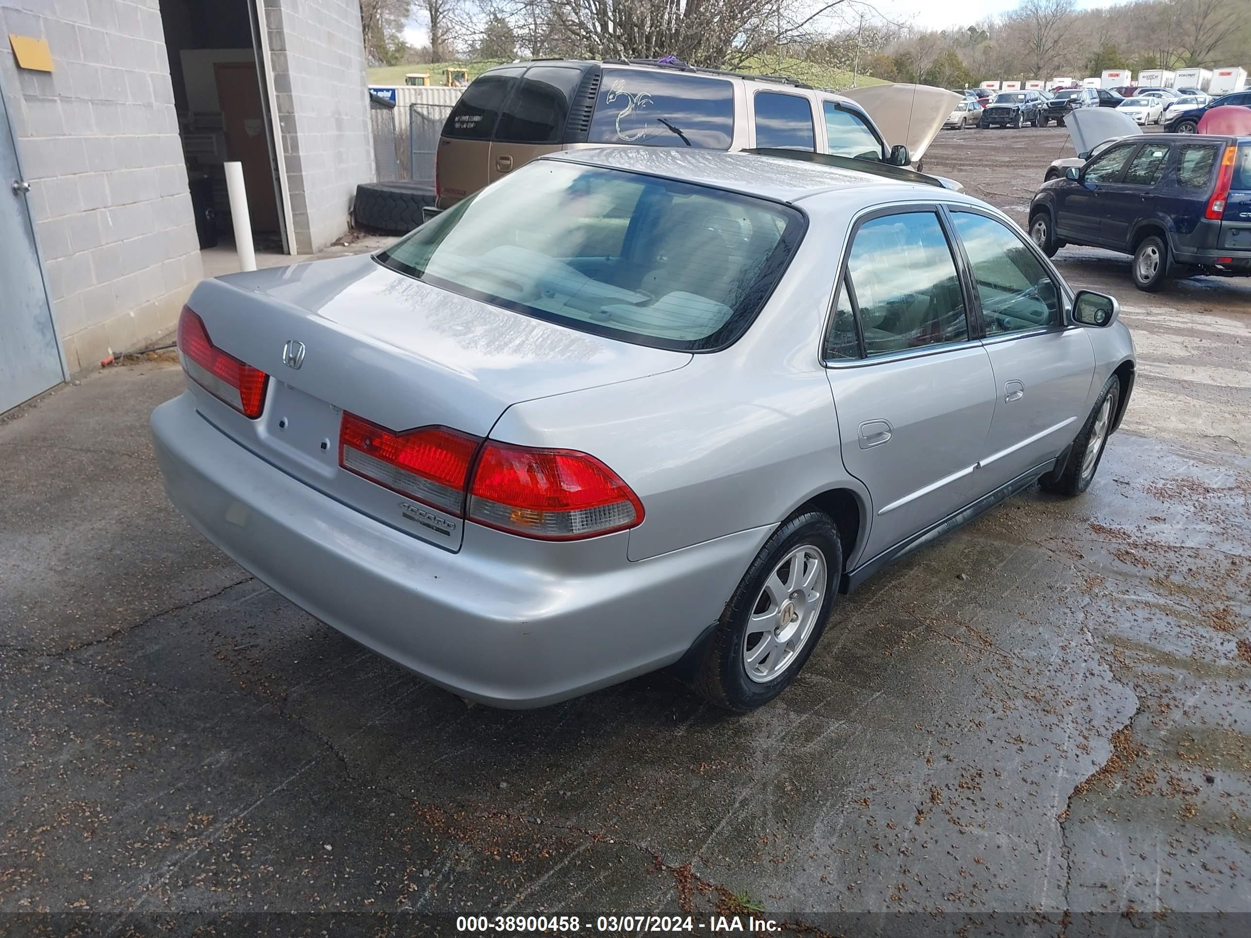 Photo 3 VIN: 1HGCG56722A166397 - HONDA ACCORD 