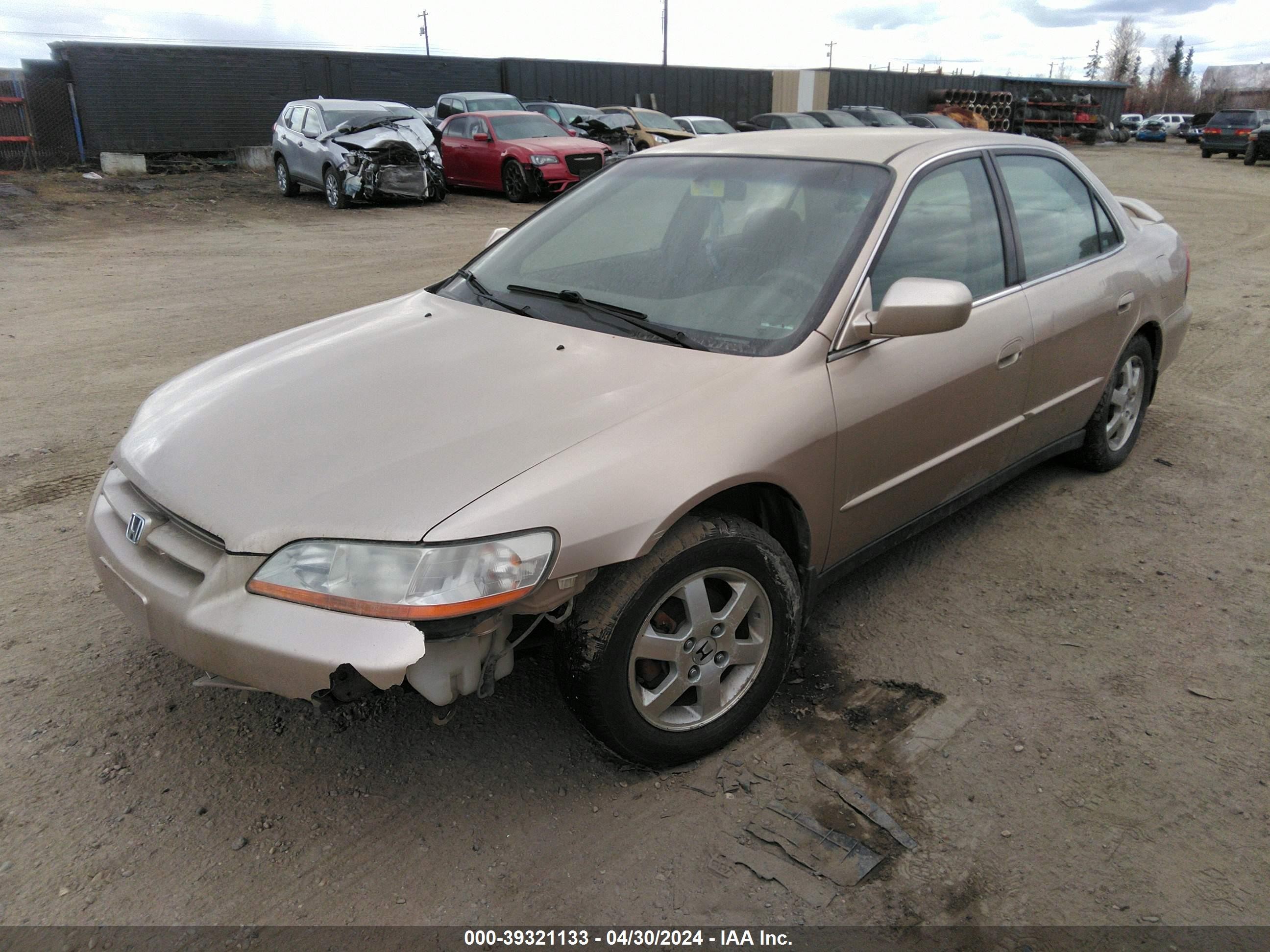 Photo 1 VIN: 1HGCG5679YA060523 - HONDA ACCORD 