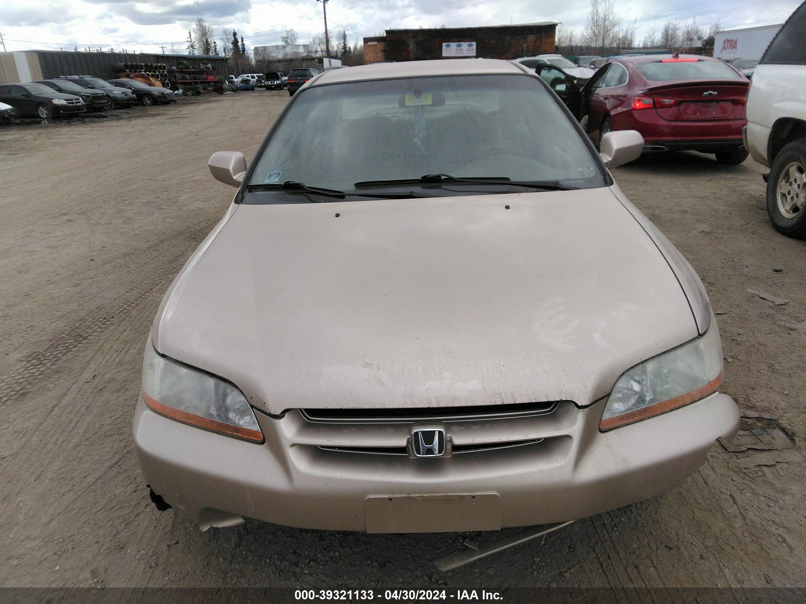 Photo 10 VIN: 1HGCG5679YA060523 - HONDA ACCORD 