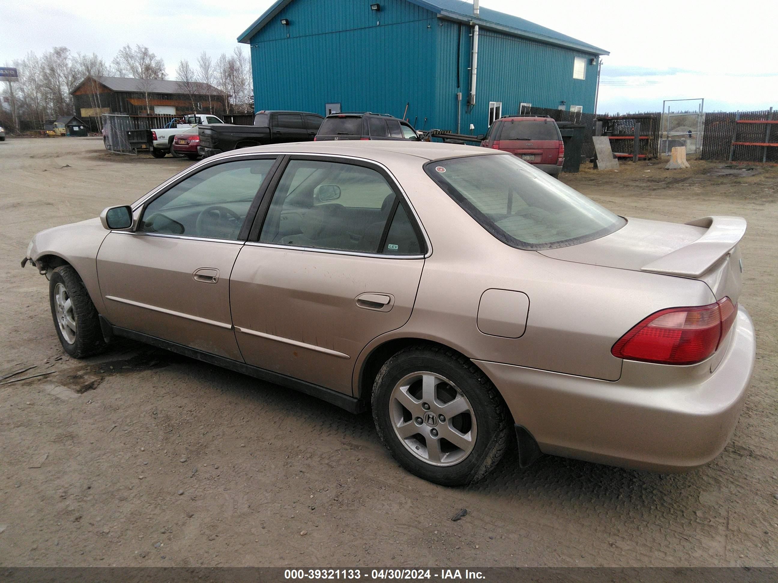 Photo 12 VIN: 1HGCG5679YA060523 - HONDA ACCORD 