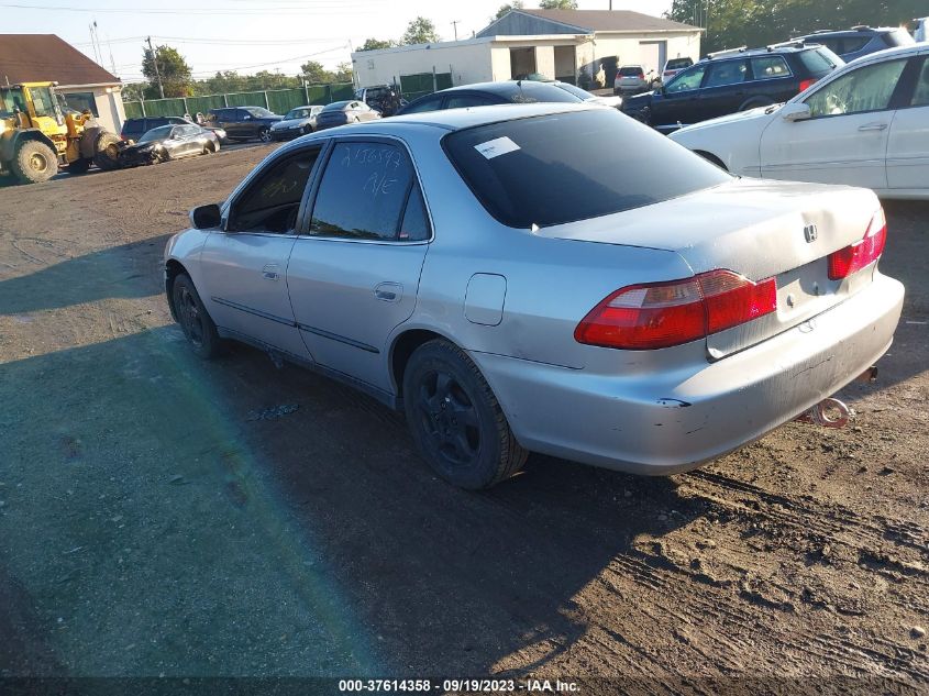 Photo 2 VIN: 1HGCG6550YA106939 - HONDA ACCORD 