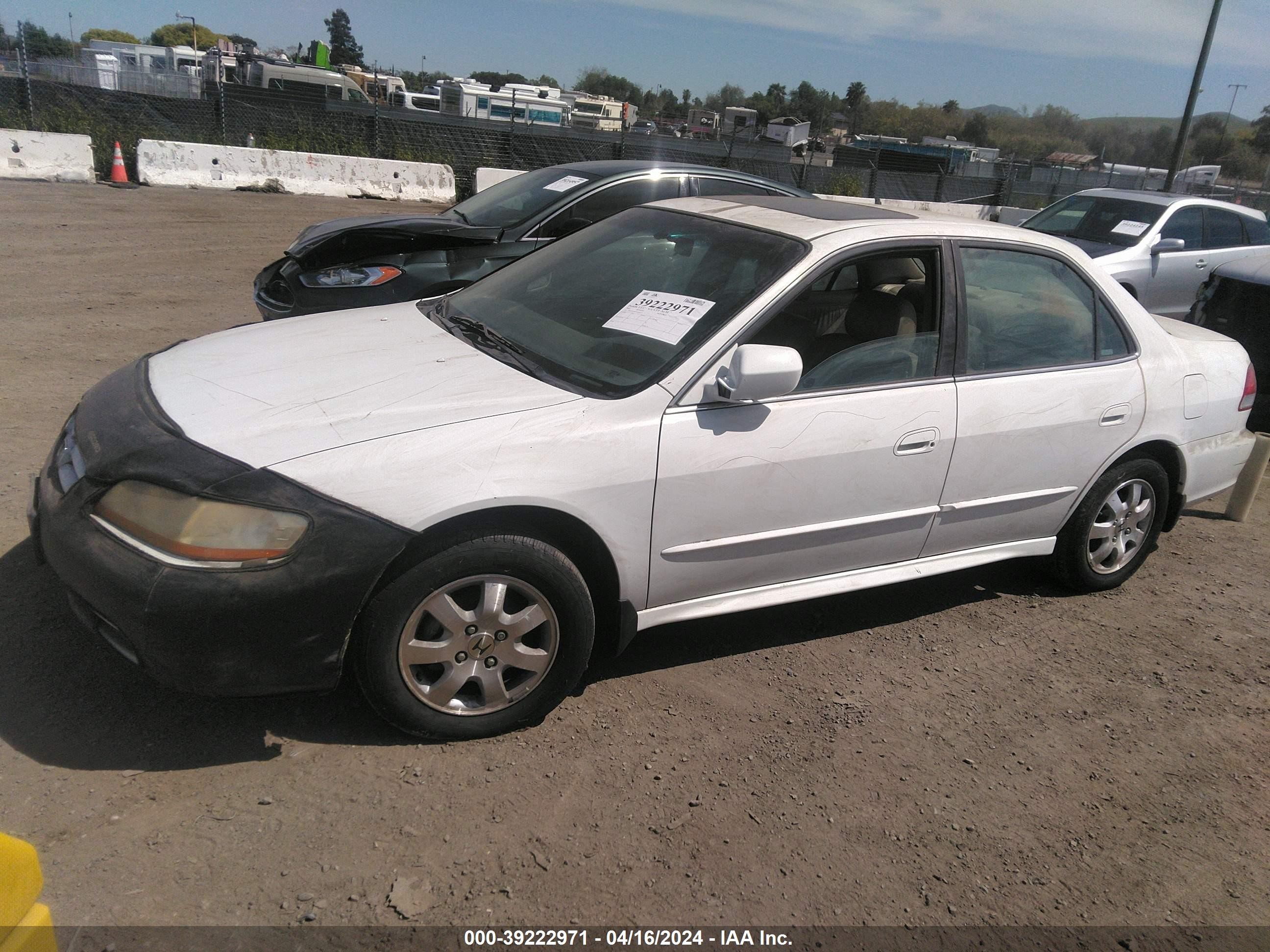 Photo 1 VIN: 1HGCG65871A038171 - HONDA ACCORD 