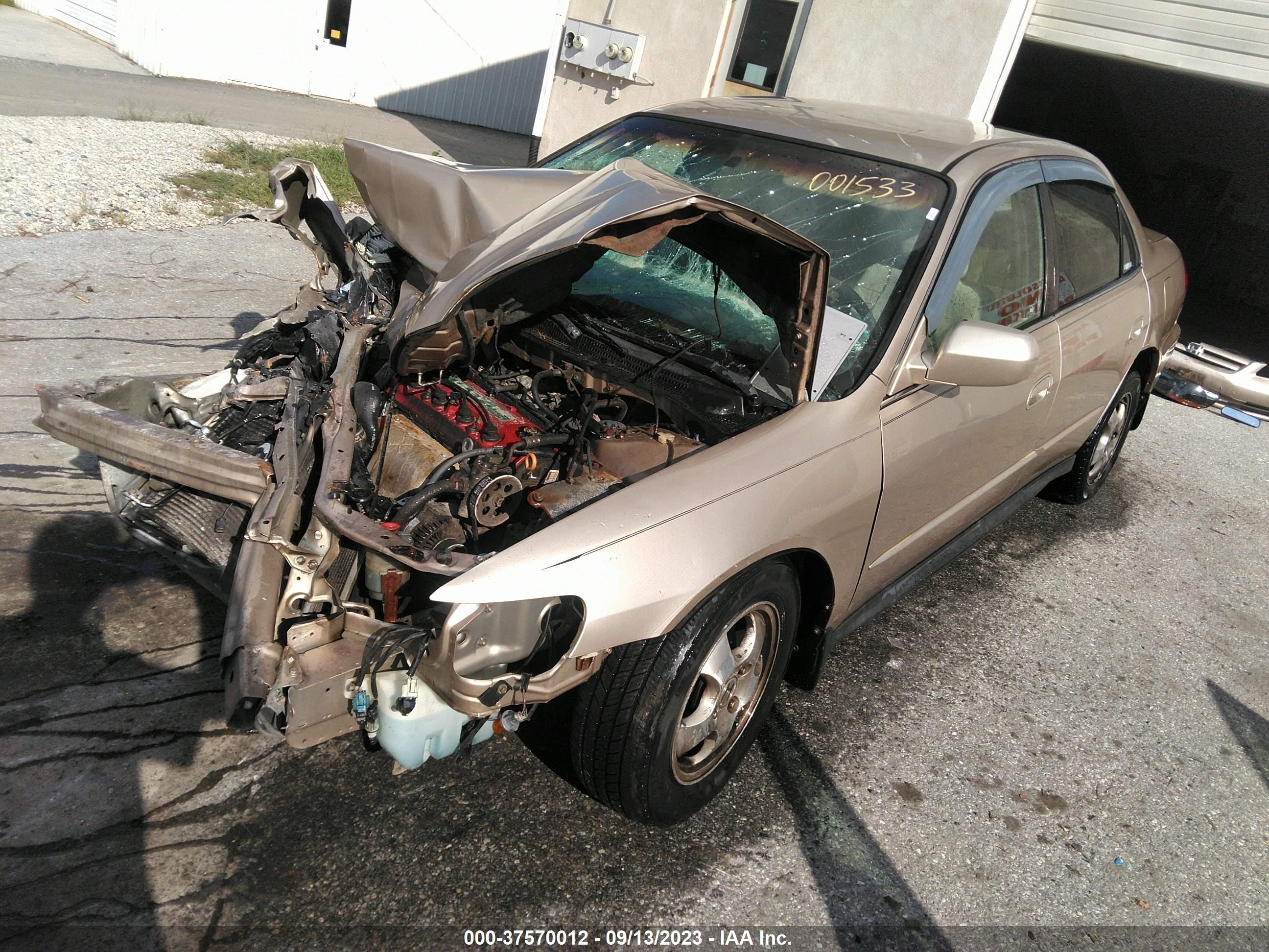 Photo 1 VIN: 1HGCG66501A001533 - HONDA ACCORD 